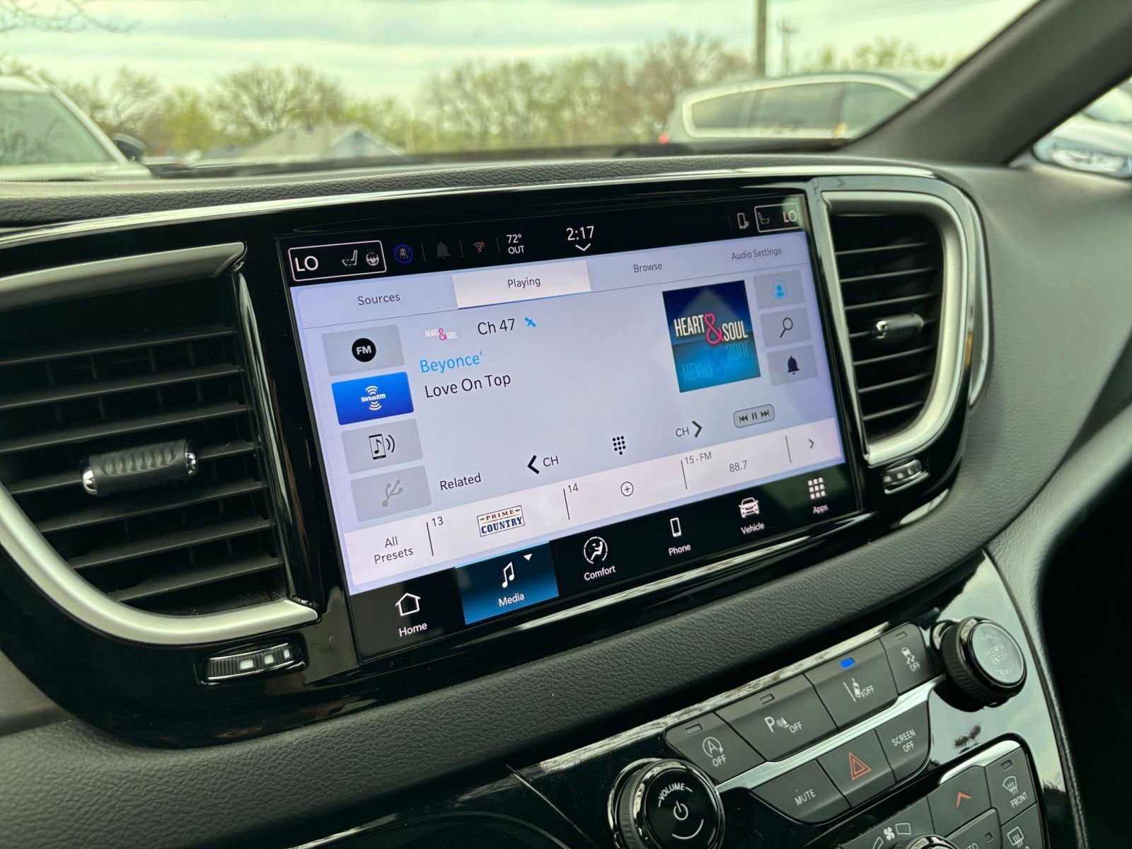 Thumbnail: 2025 Chrysler Pacifica - 20