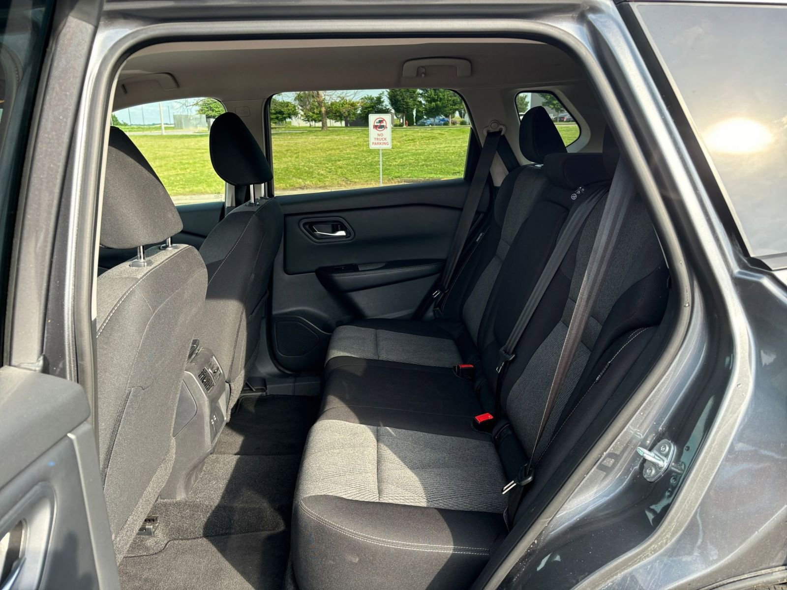 2024 Nissan Rogue SV 26