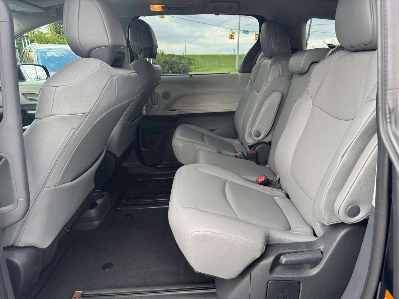 Thumbnail: 2024 Toyota Sienna - 22