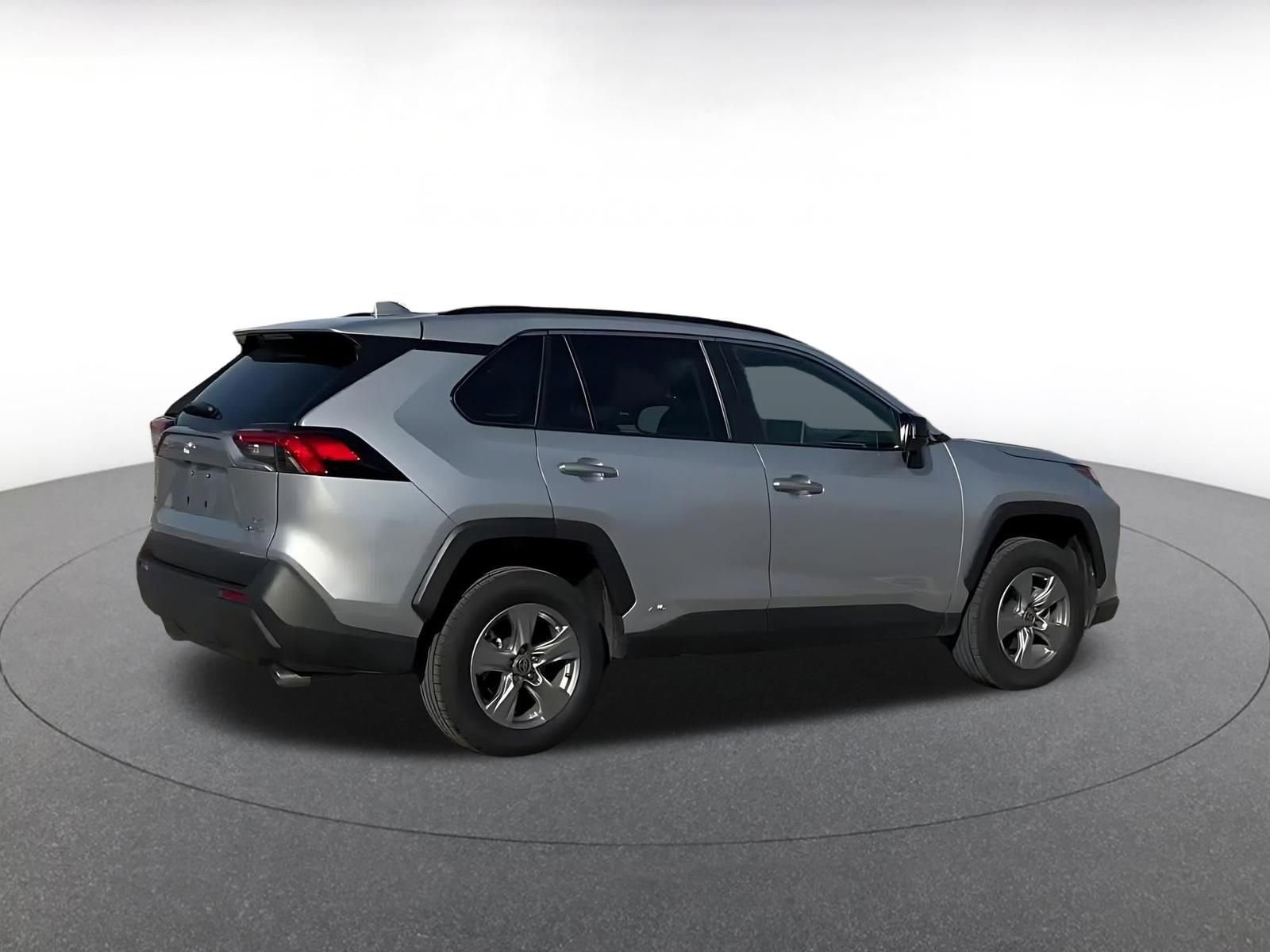 Thumbnail: 2025 Toyota RAV4 - 15