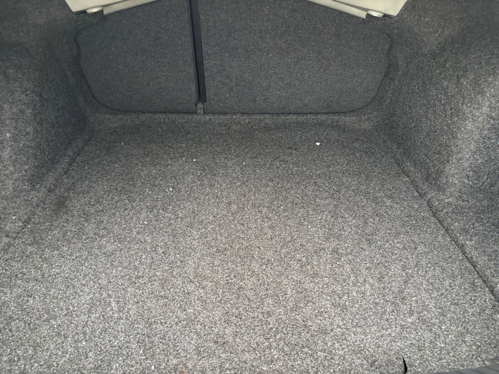 Thumbnail: 2025 Volkswagen Jetta - 32