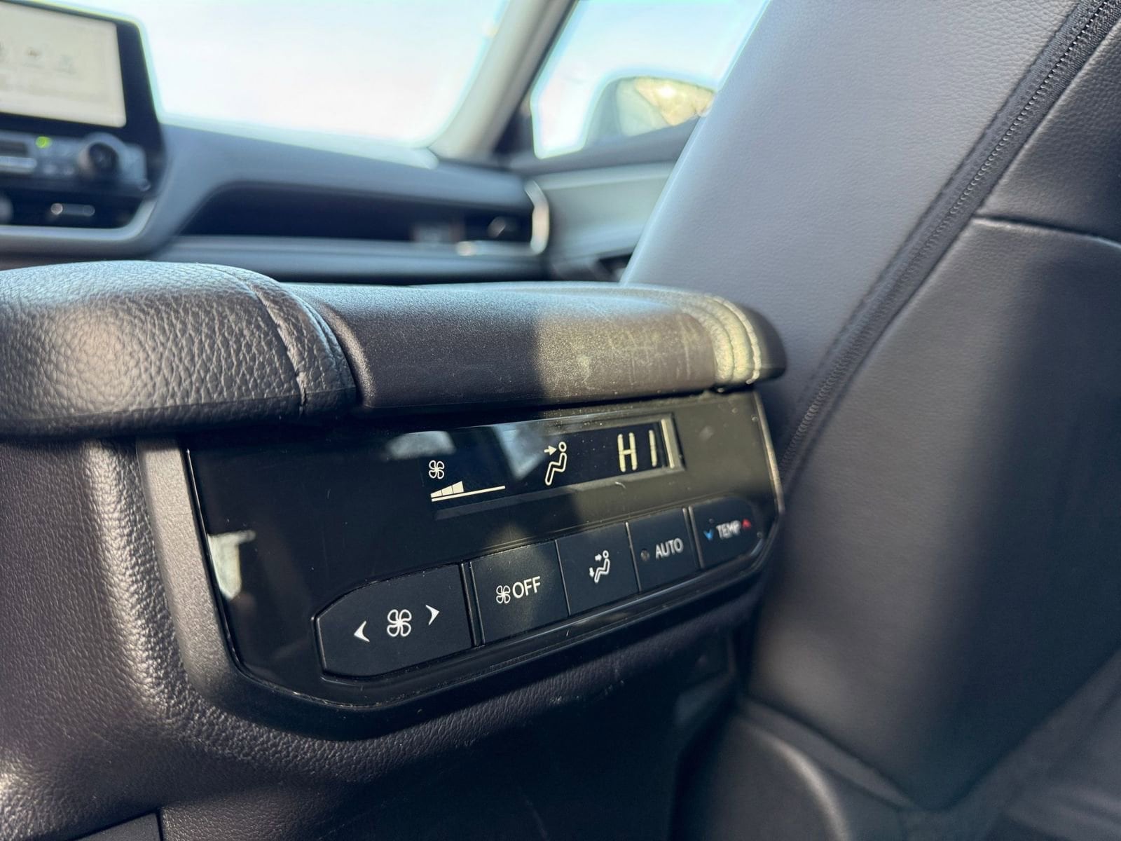 Thumbnail: 2025 Toyota Grand Highlander - 27