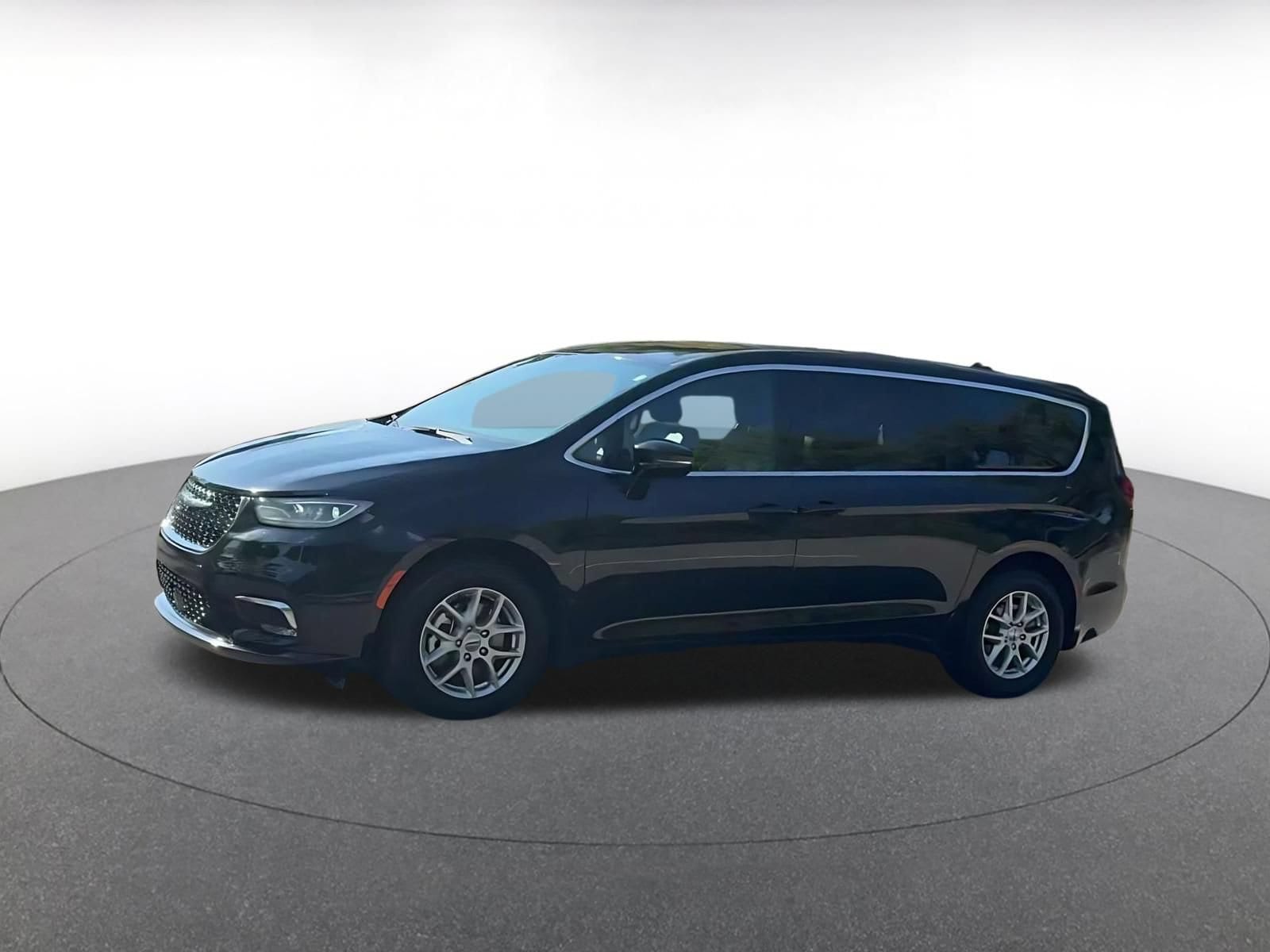Thumbnail: 2025 Chrysler Pacifica - 7