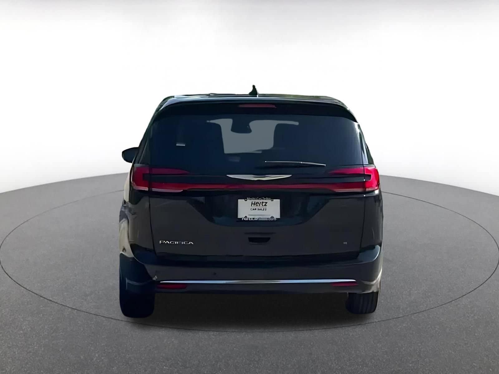 Thumbnail: 2025 Chrysler Pacifica - 10
