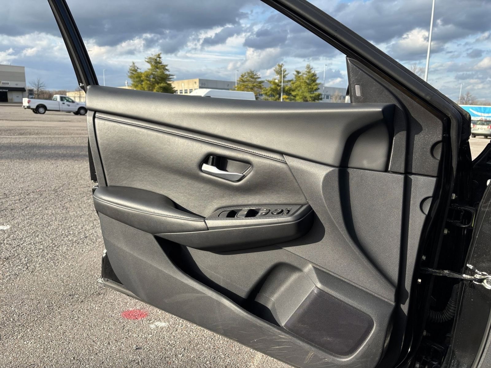 Thumbnail: 2025 Nissan Sentra - 18