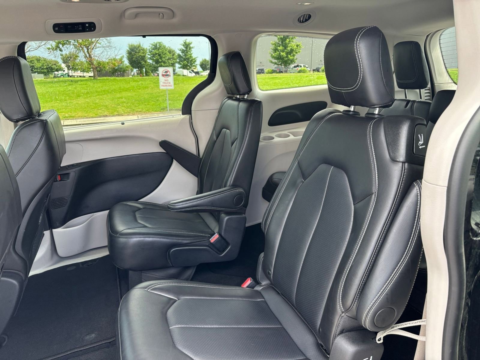 Thumbnail: 2024 Chrysler Pacifica - 28