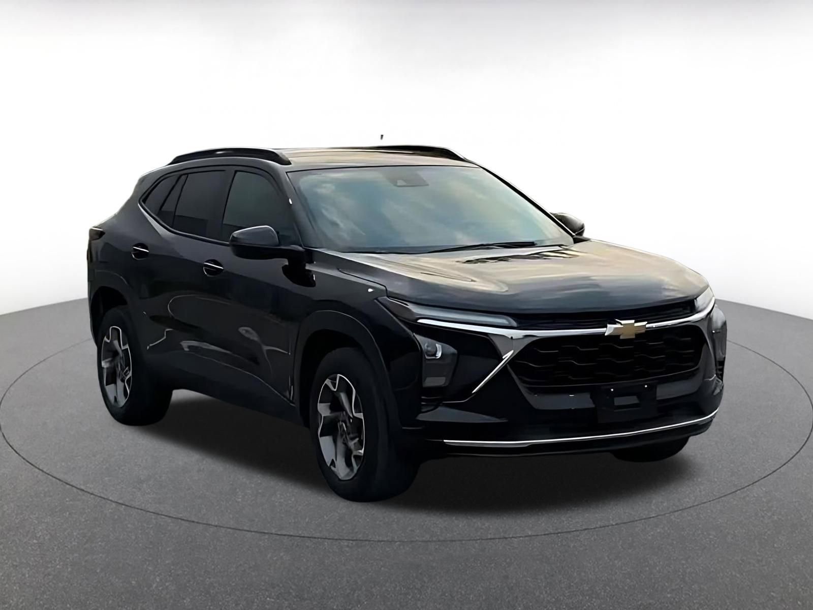 Thumbnail: 2025 Chevrolet Trax - 3