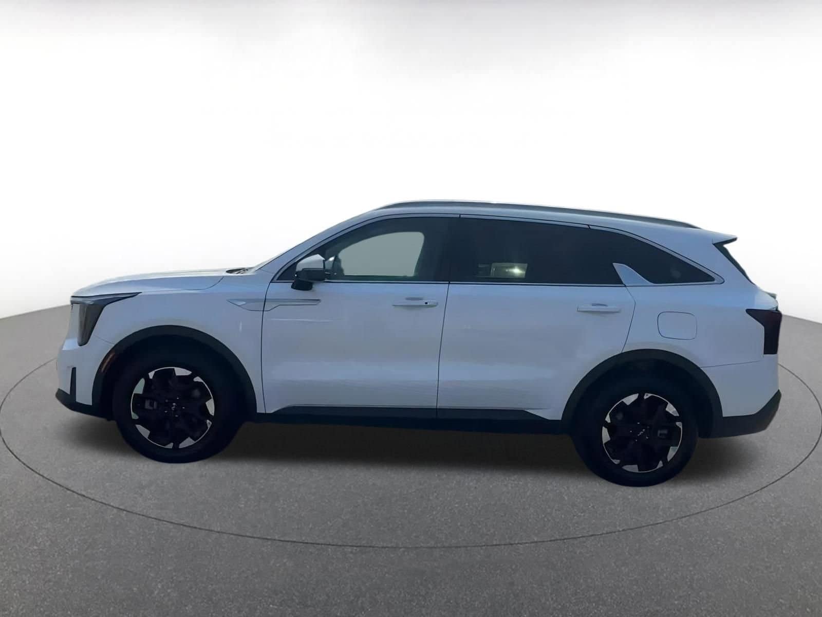 2024 Kia Sorento S 8