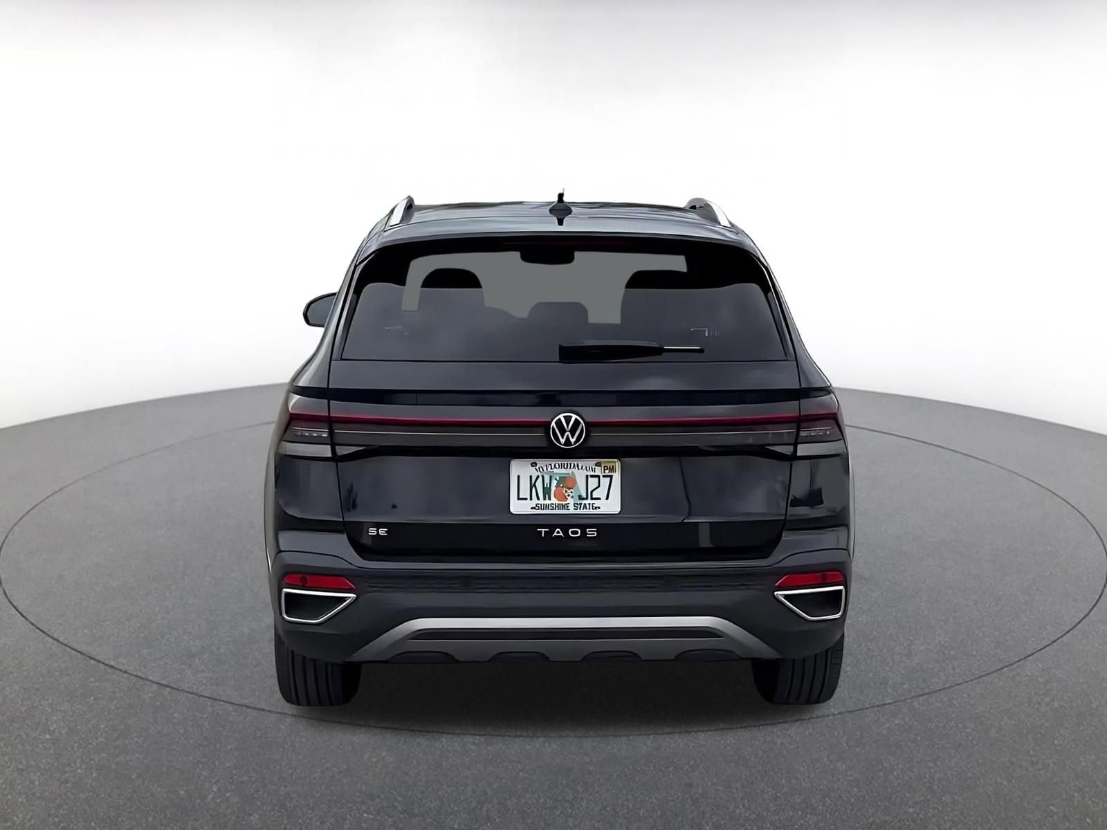 Thumbnail: 2025 Volkswagen Taos - 12