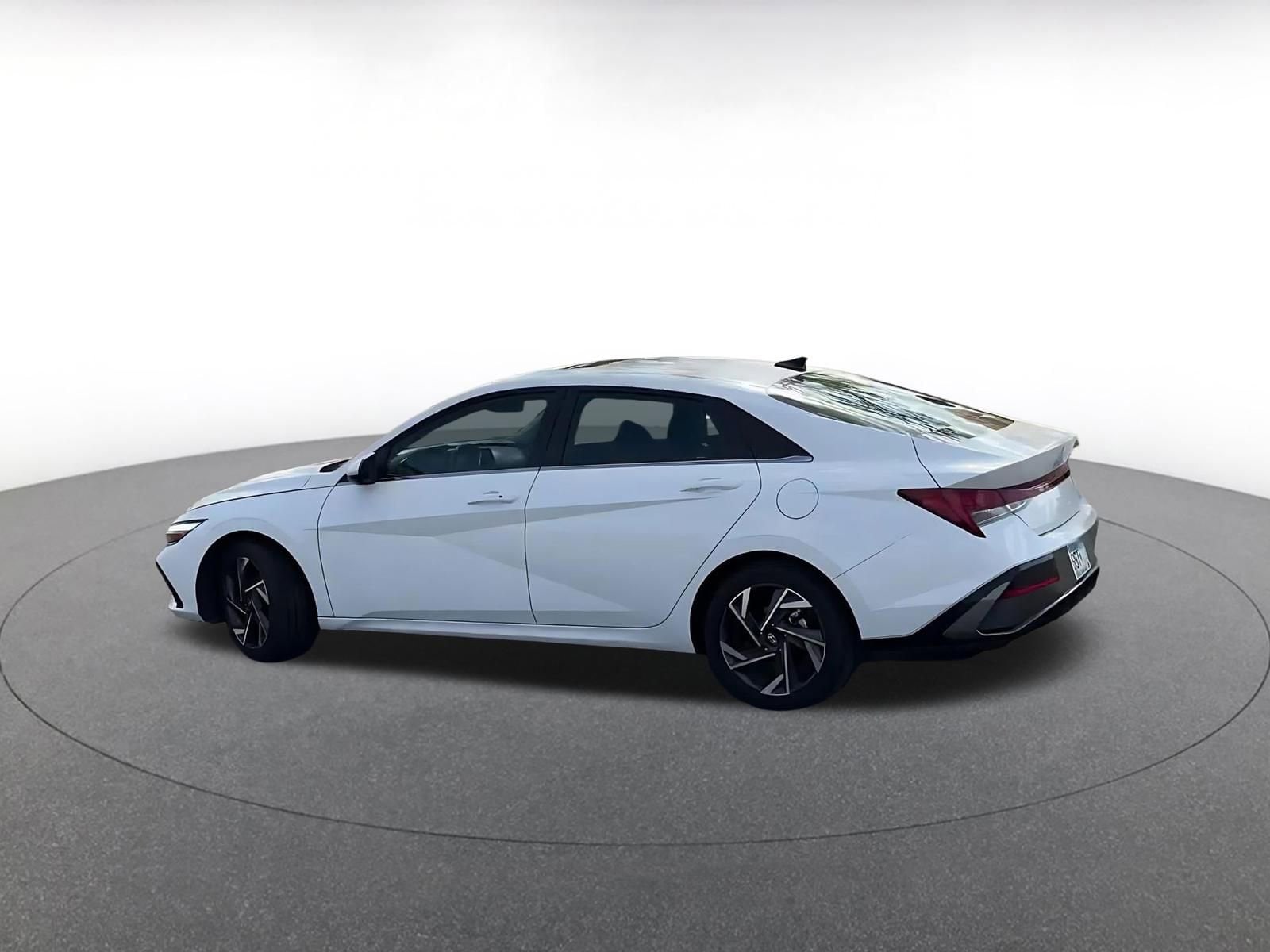 Thumbnail: 2025 Hyundai Elantra - 10