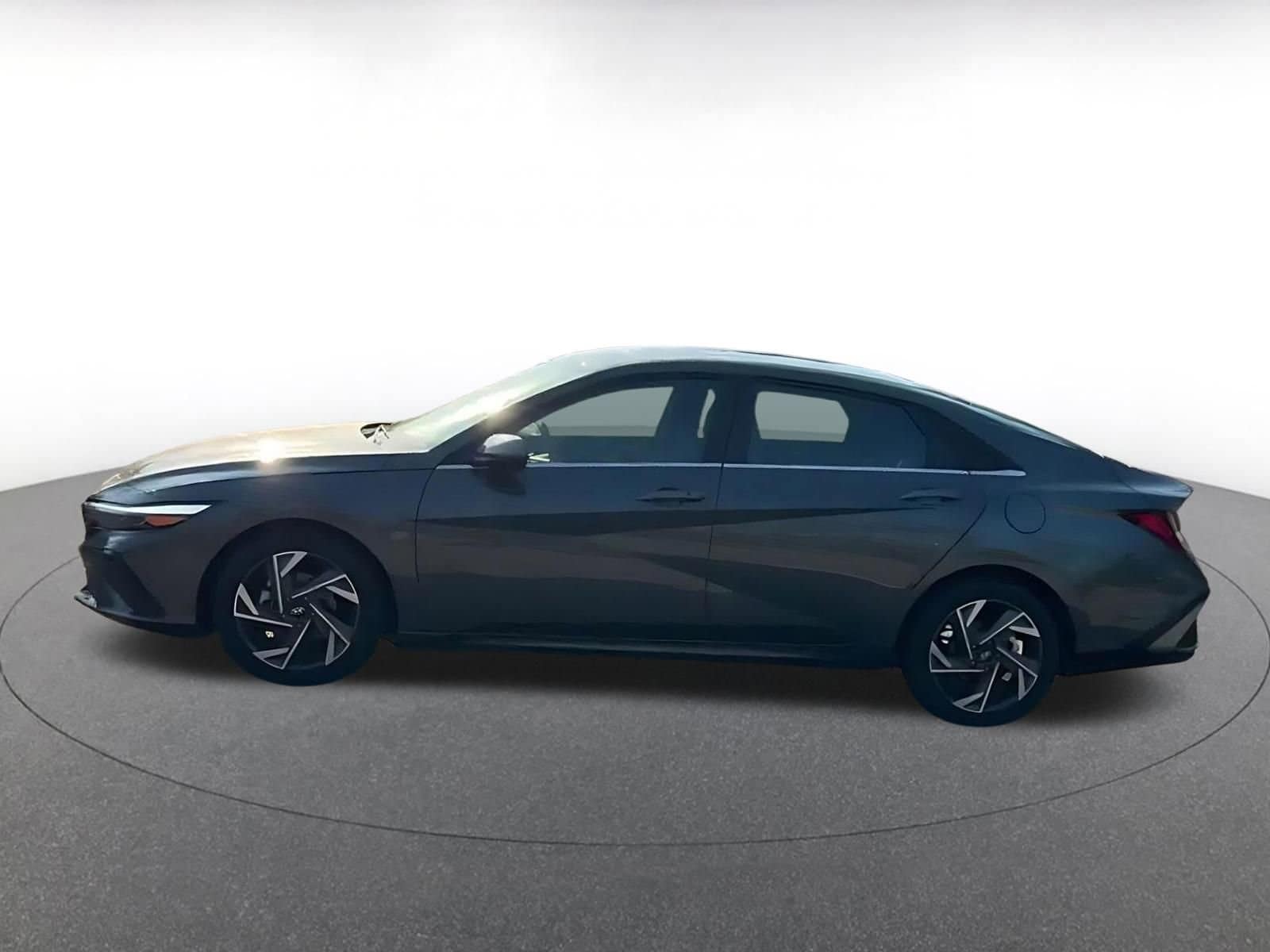 Thumbnail: 2025 Hyundai Elantra - 9