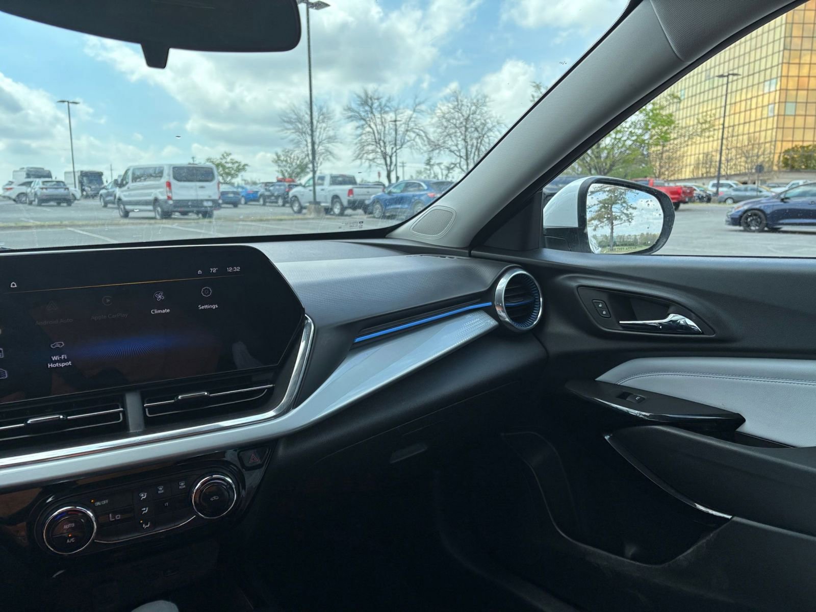 Thumbnail: 2025 Chevrolet Trax - 34