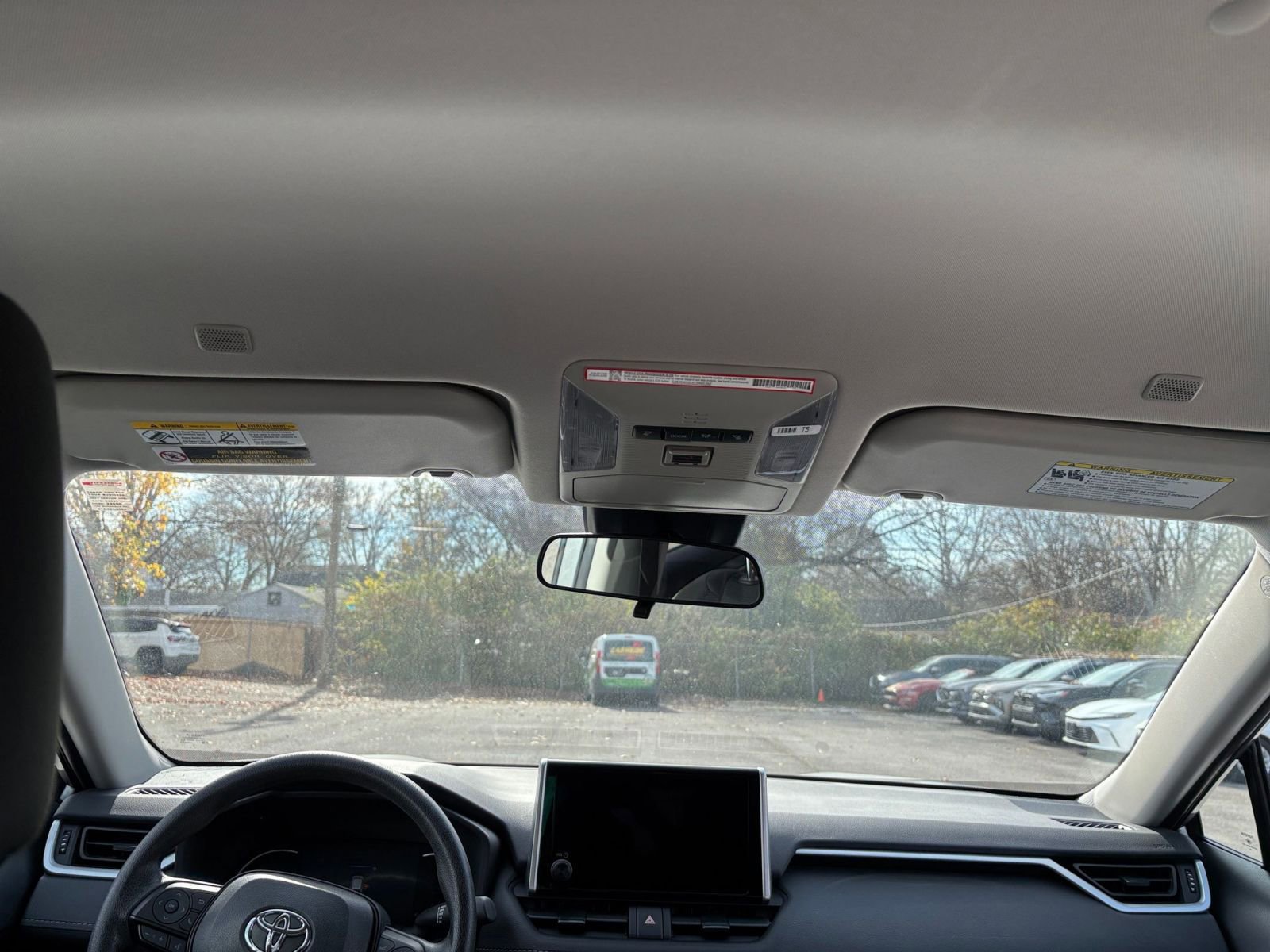 Thumbnail: 2025 Toyota RAV4 - 32