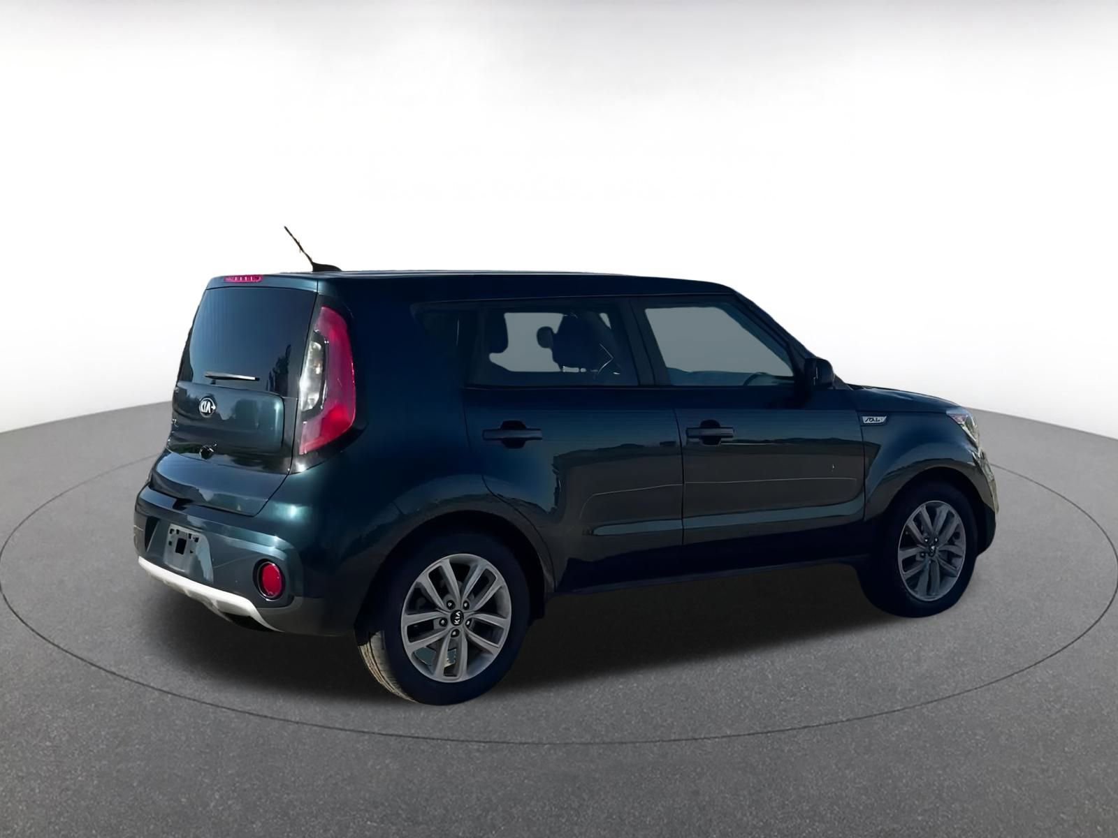 Thumbnail: 2017 Kia Soul - 15
