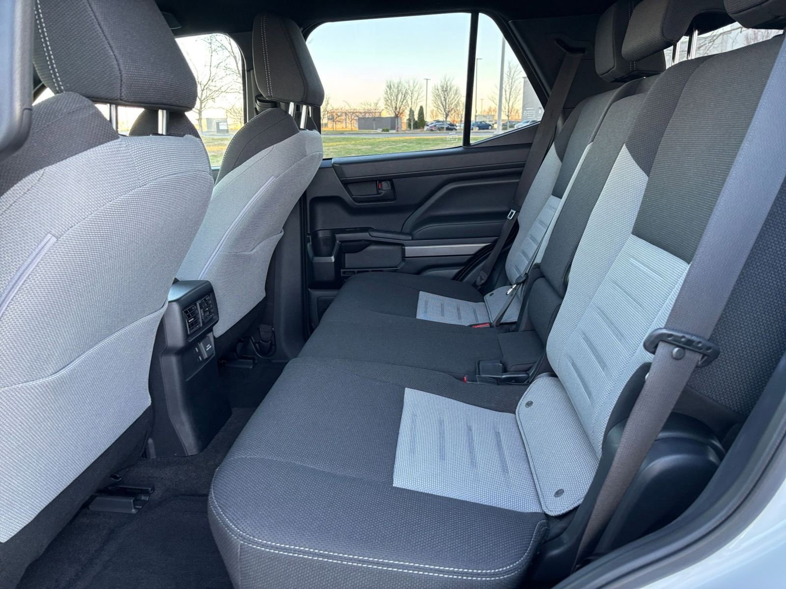 Thumbnail: 2025 Toyota 4Runner - 25