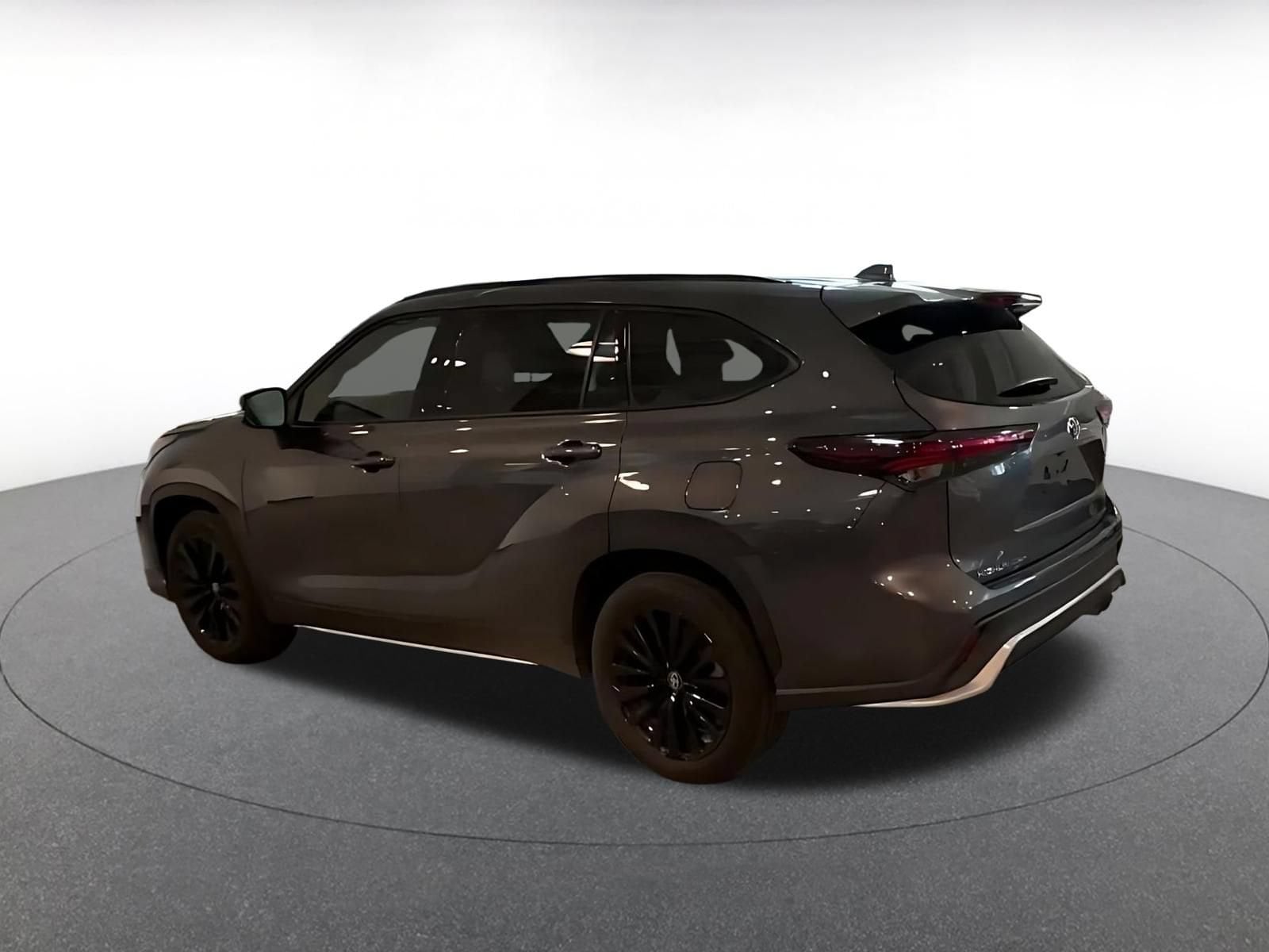 Thumbnail: 2025 Toyota Highlander - 10