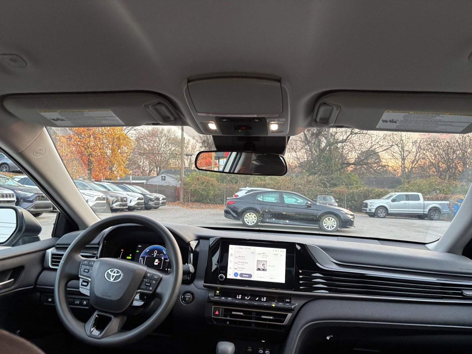 Thumbnail: 2025 Toyota Camry - 32