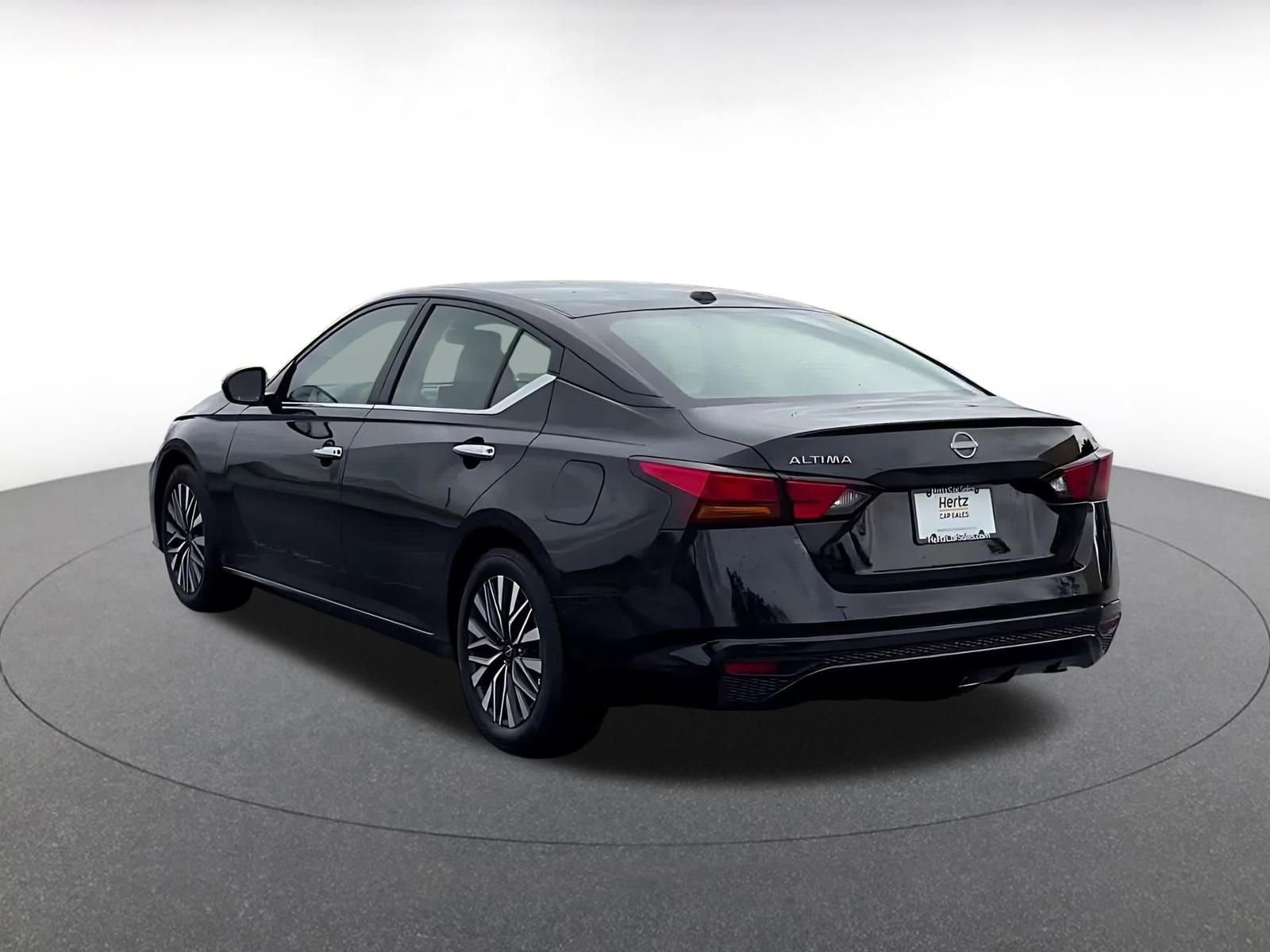 Thumbnail: 2025 Nissan Altima - 12