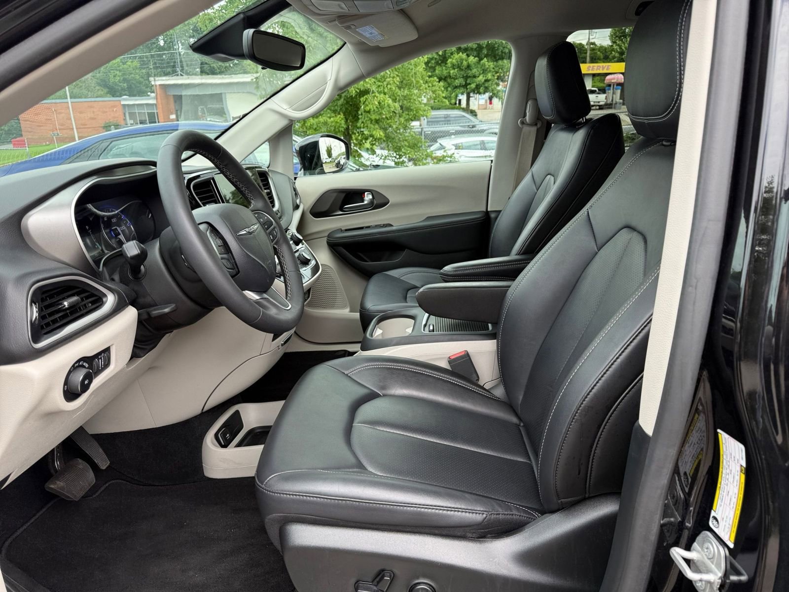 Thumbnail: 2024 Chrysler Pacifica - 27