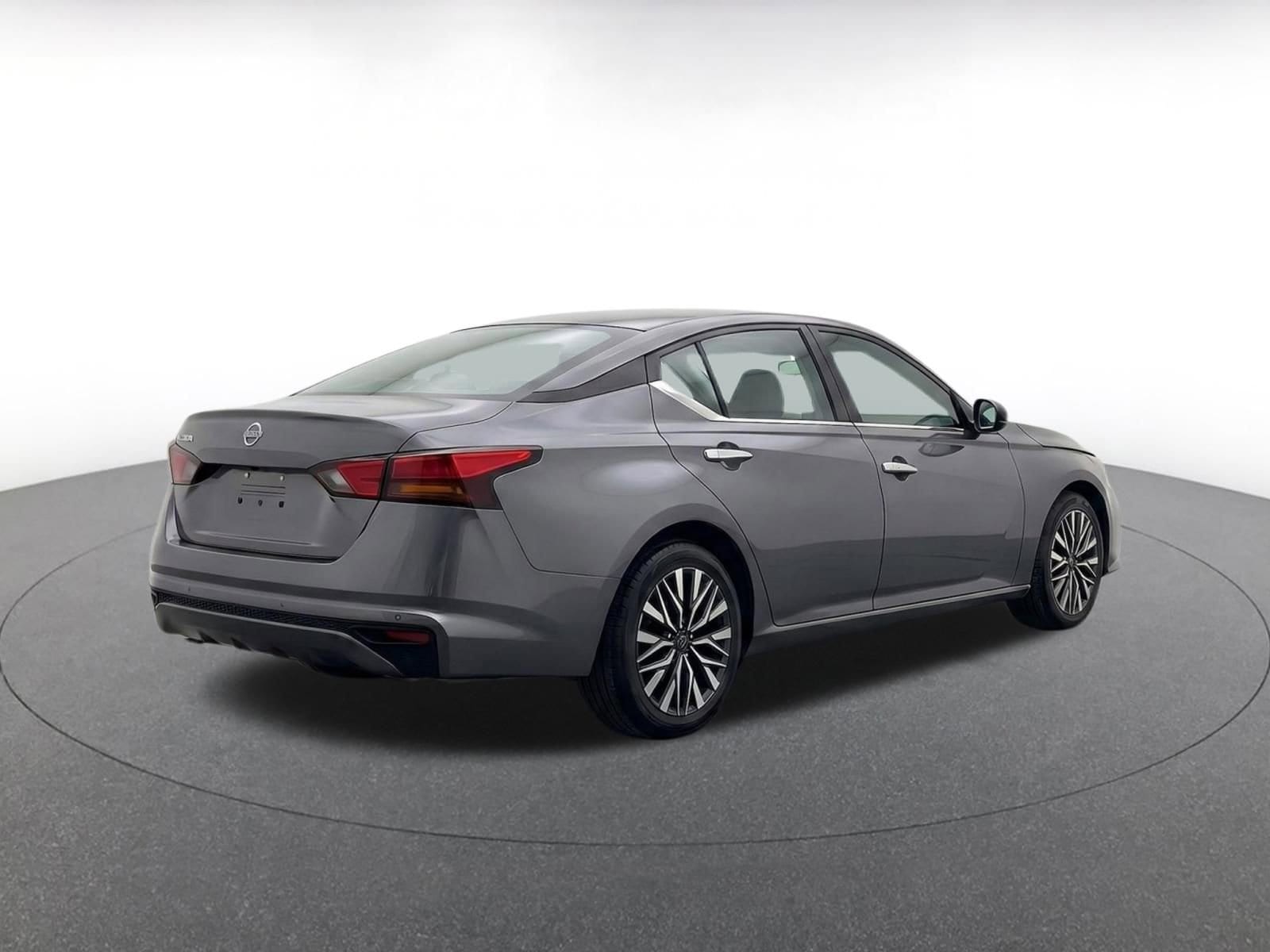 Thumbnail: 2025 Nissan Altima - 7