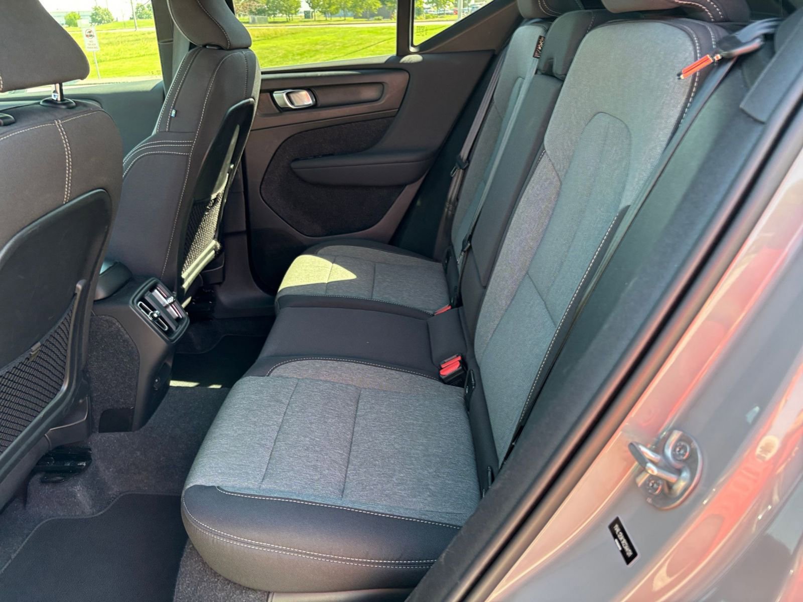 Thumbnail: 2024 Volvo XC40 - 25