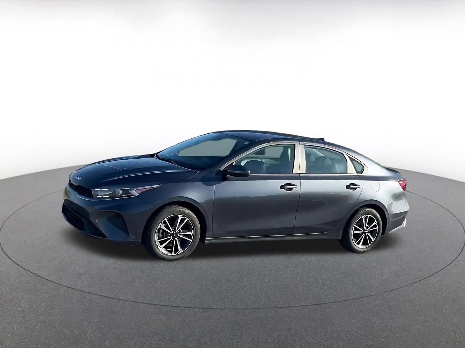 Thumbnail: 2024 Kia Forte - 8