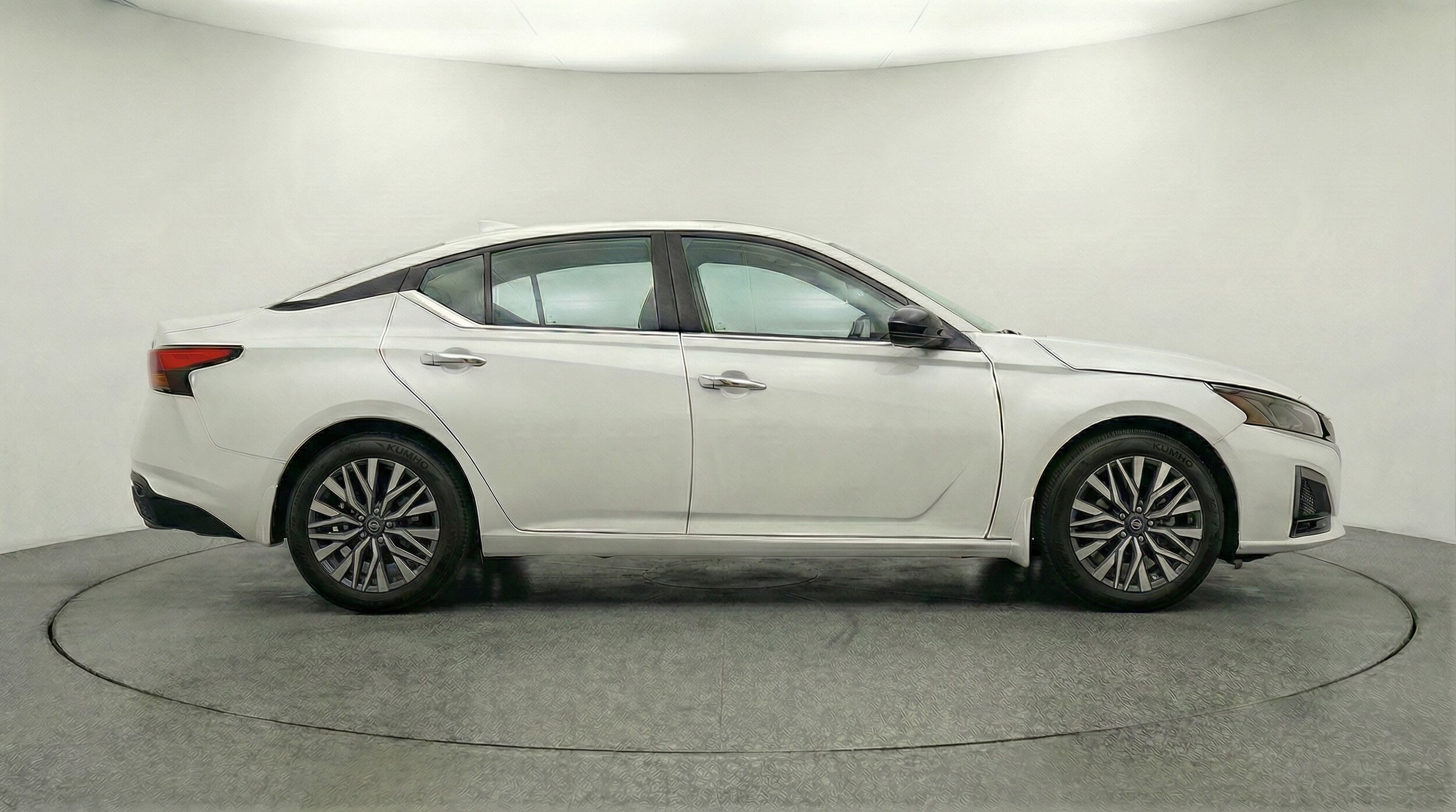 Thumbnail: 2025 Nissan Altima - 8