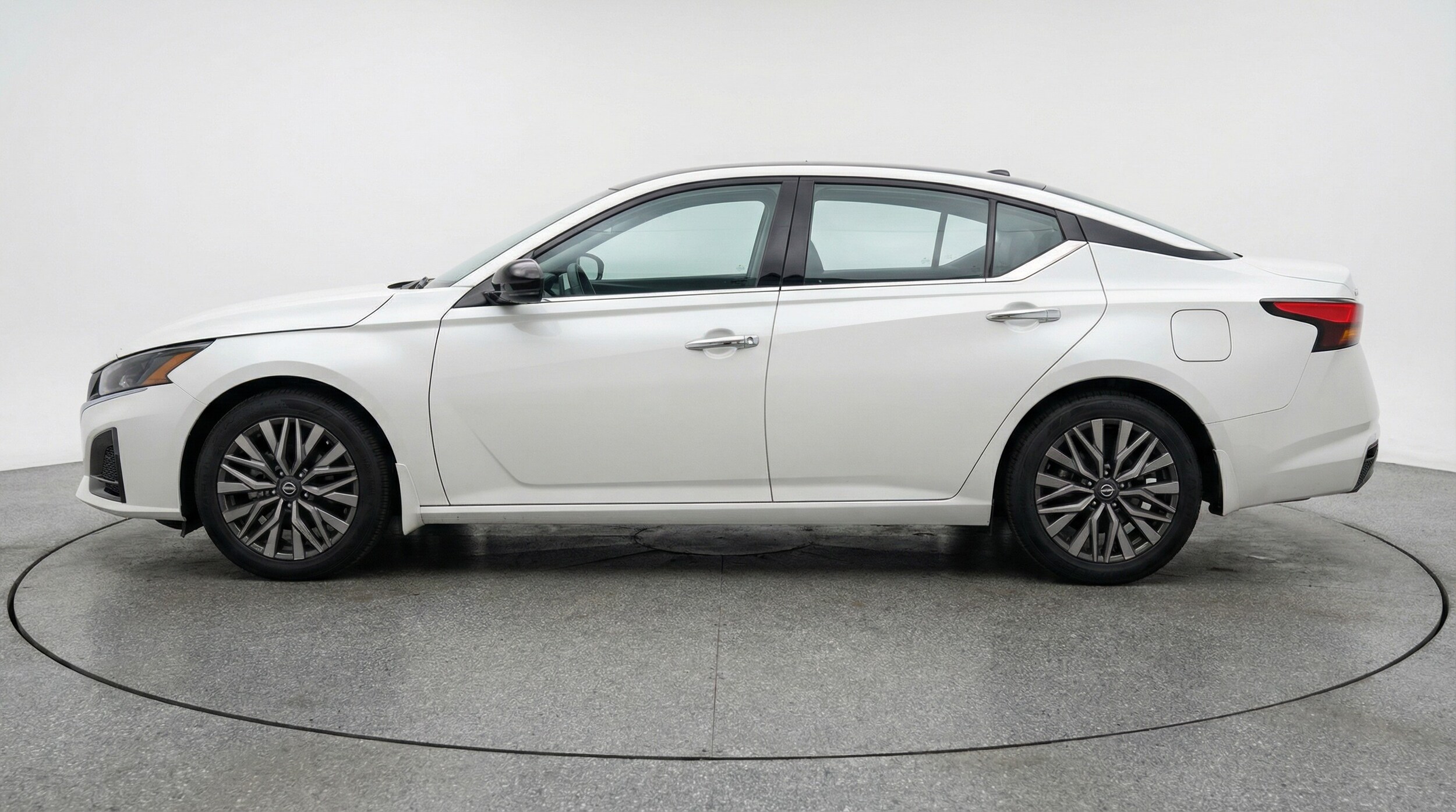 Thumbnail: 2025 Nissan Altima - 4