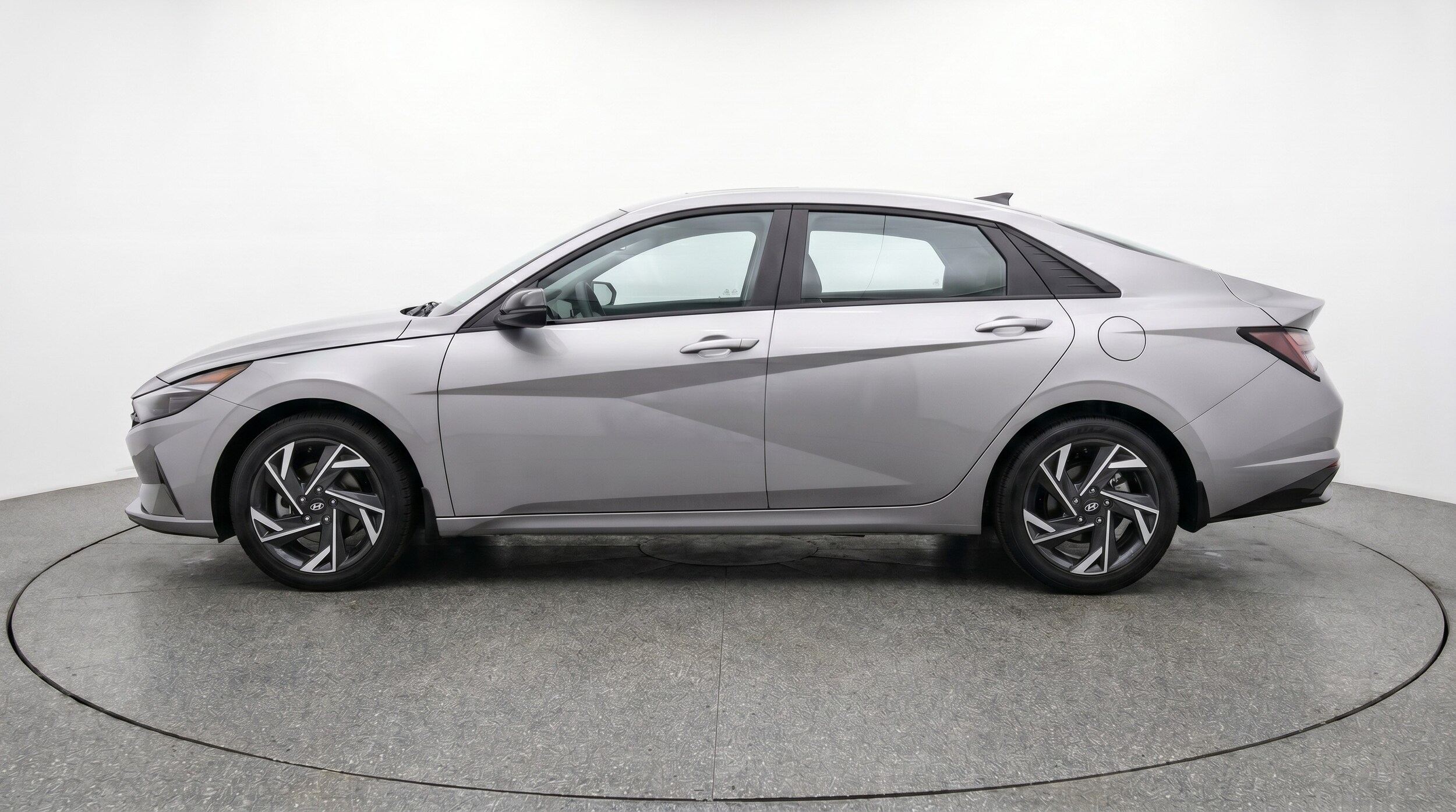 Thumbnail: 2025 Hyundai Elantra - 4