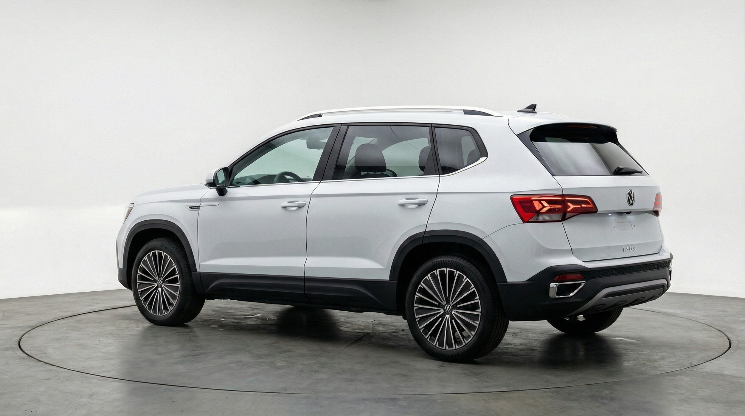 Thumbnail: 2025 Volkswagen Taos - 5