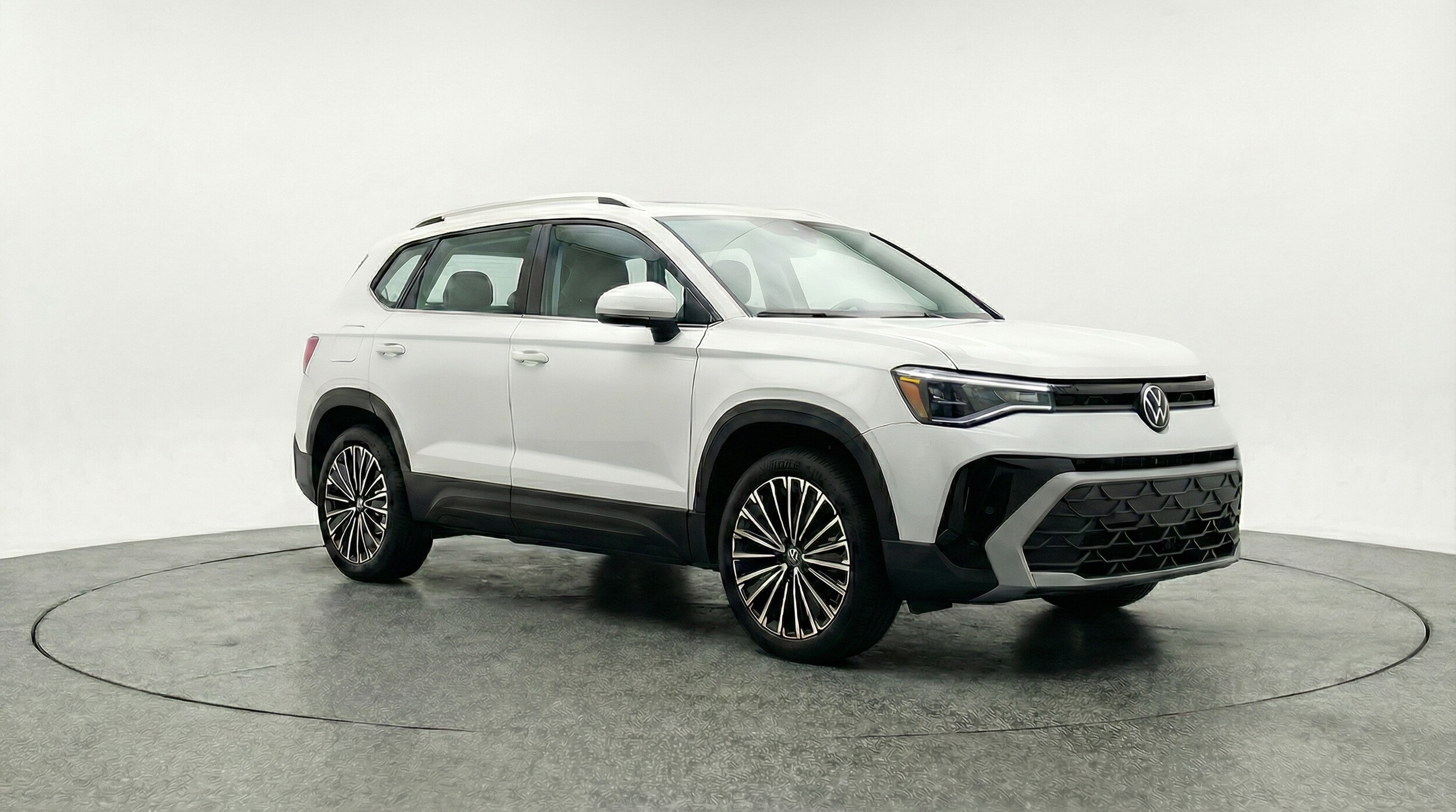 Thumbnail: 2025 Volkswagen Taos - 1