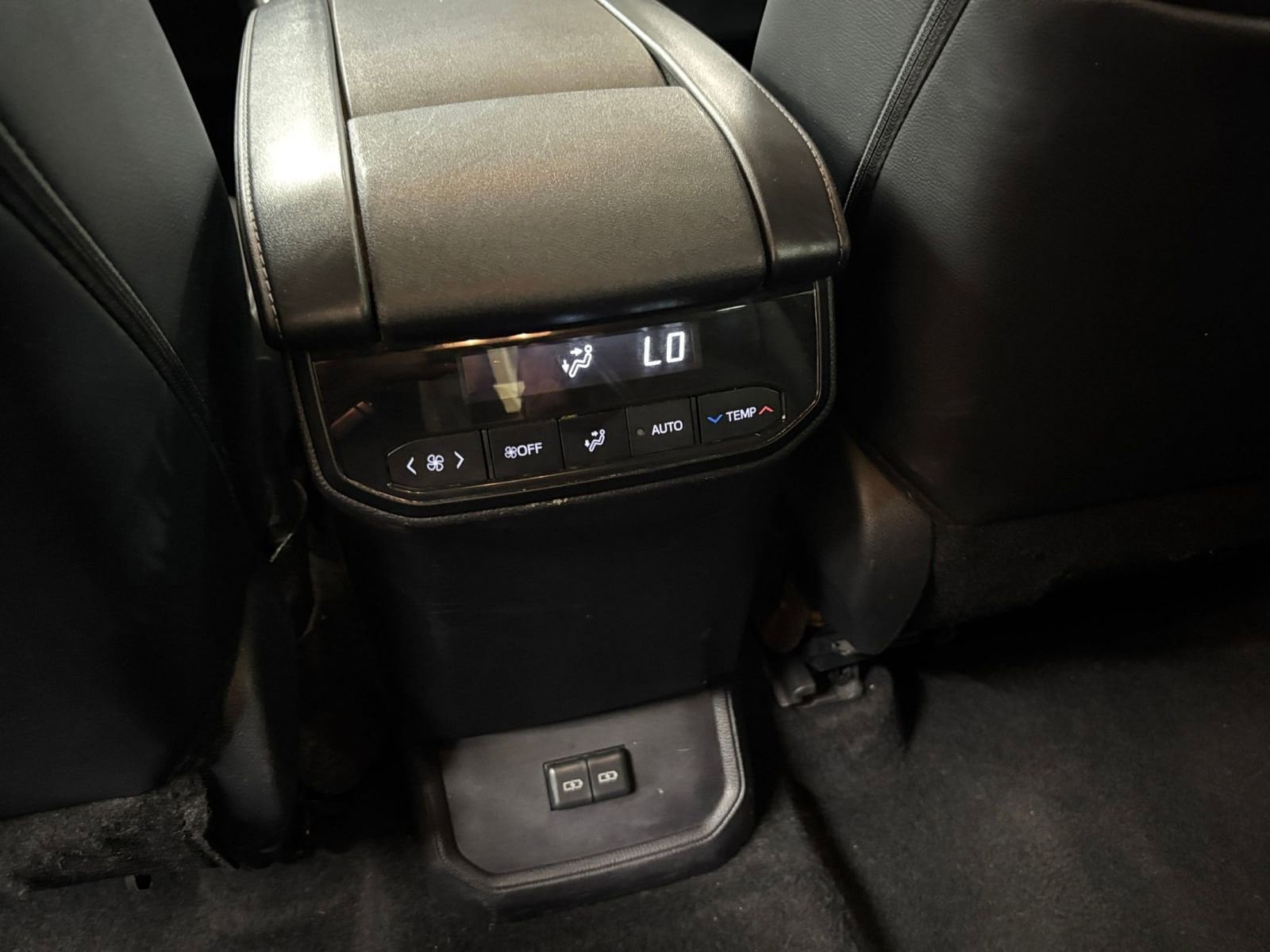 Thumbnail: 2024 Toyota Highlander - 24