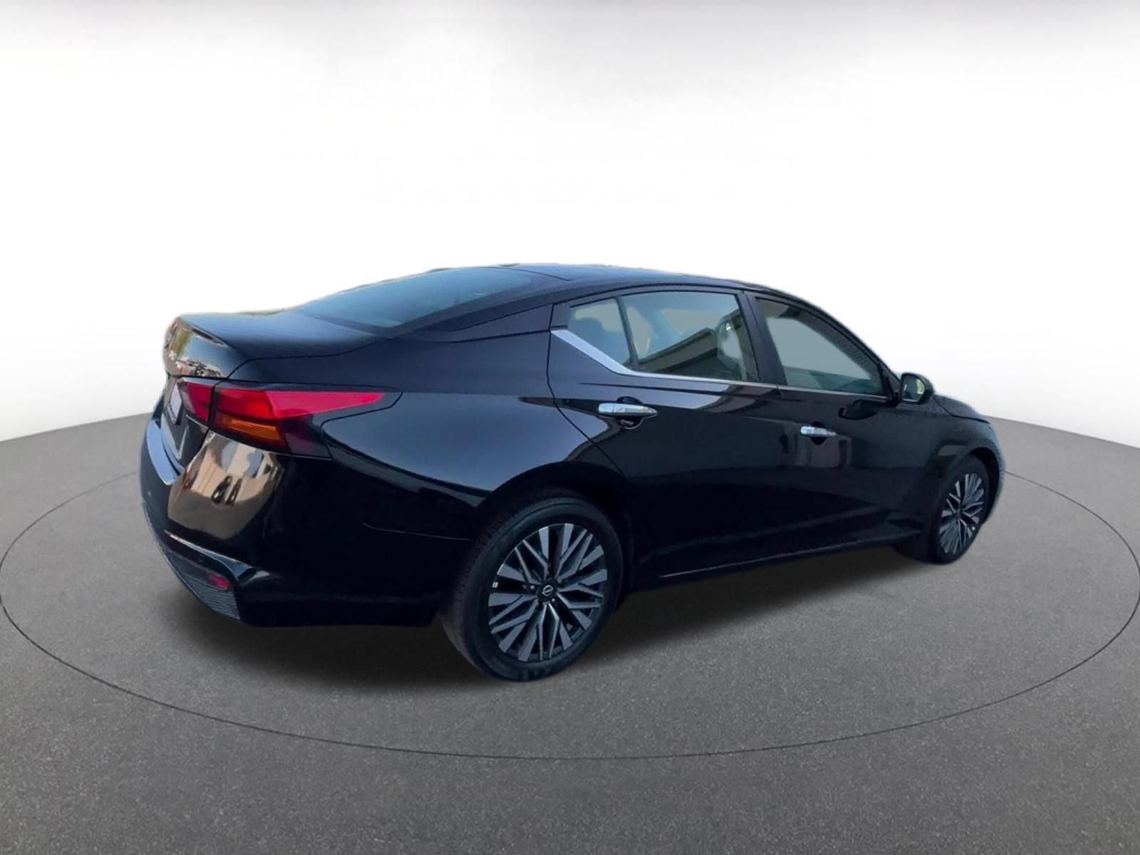 Thumbnail: 2025 Nissan Altima - 14