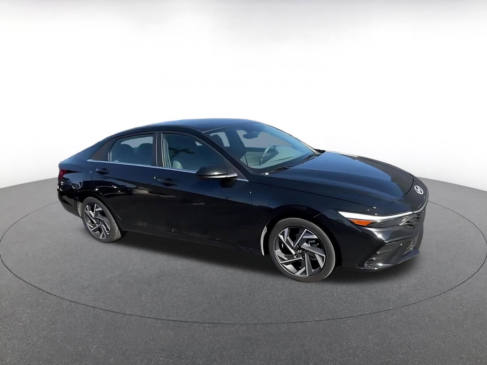 Thumbnail: 2025 Hyundai Elantra - 2