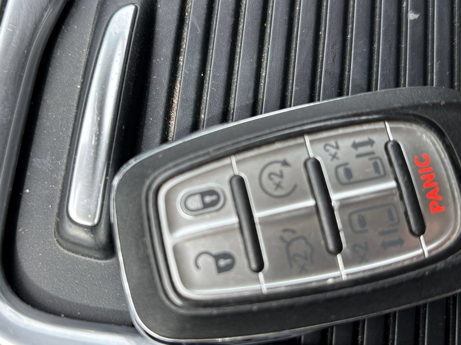 Thumbnail: 2023 Chrysler Pacifica - 27