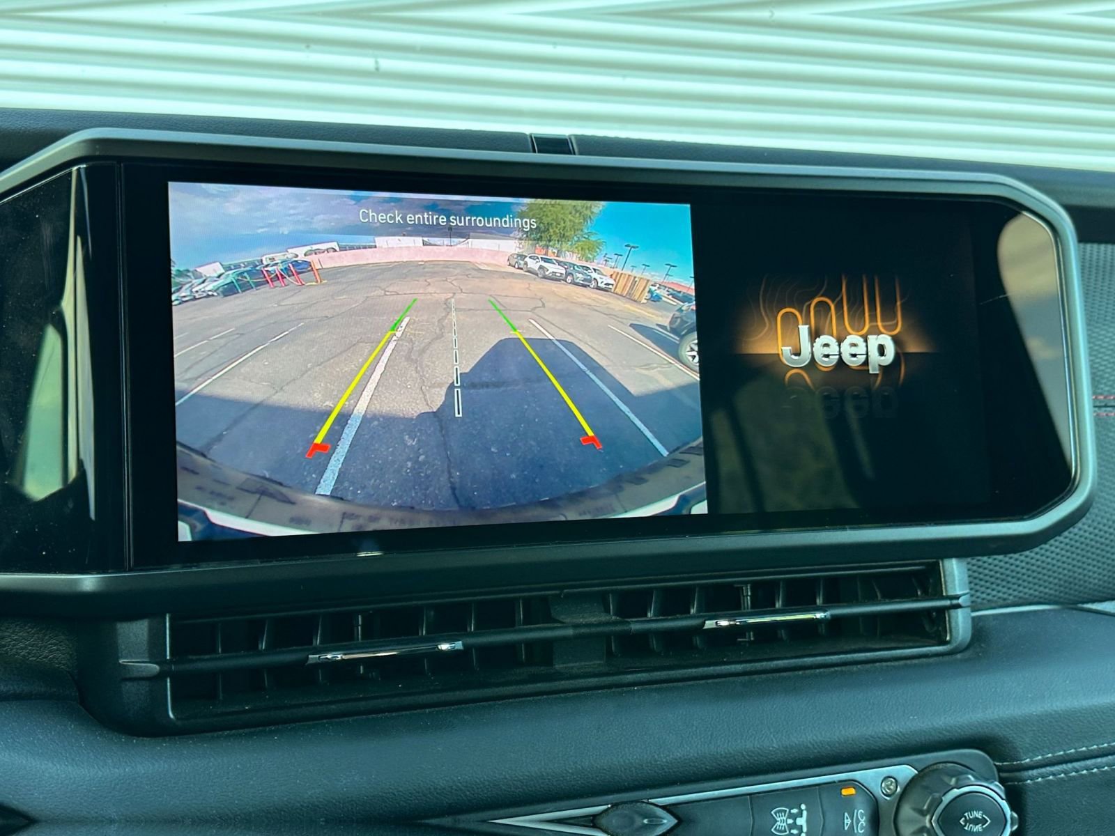 Thumbnail: 2025 Jeep Wrangler - 17