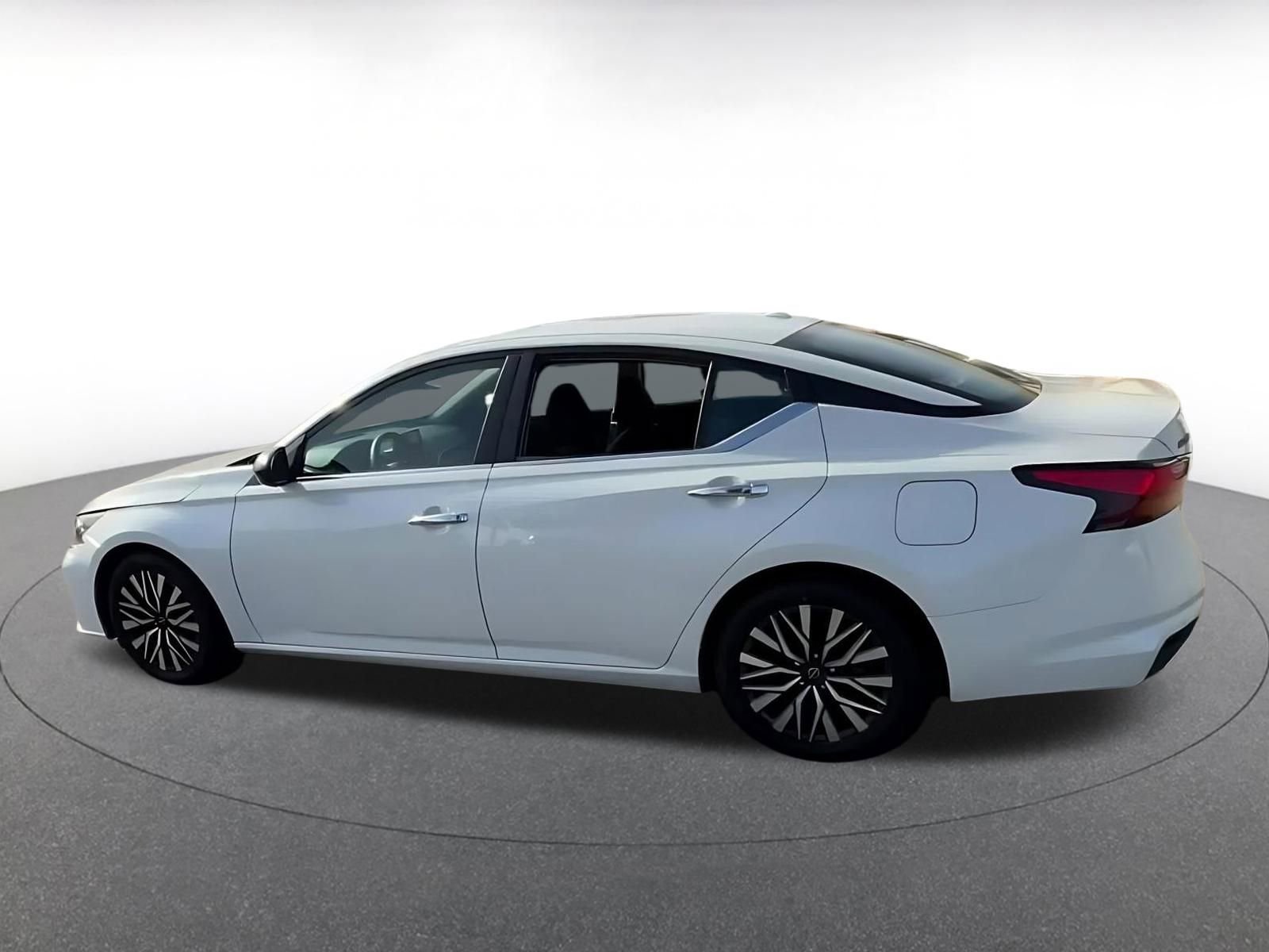 Thumbnail: 2025 Nissan Altima - 10