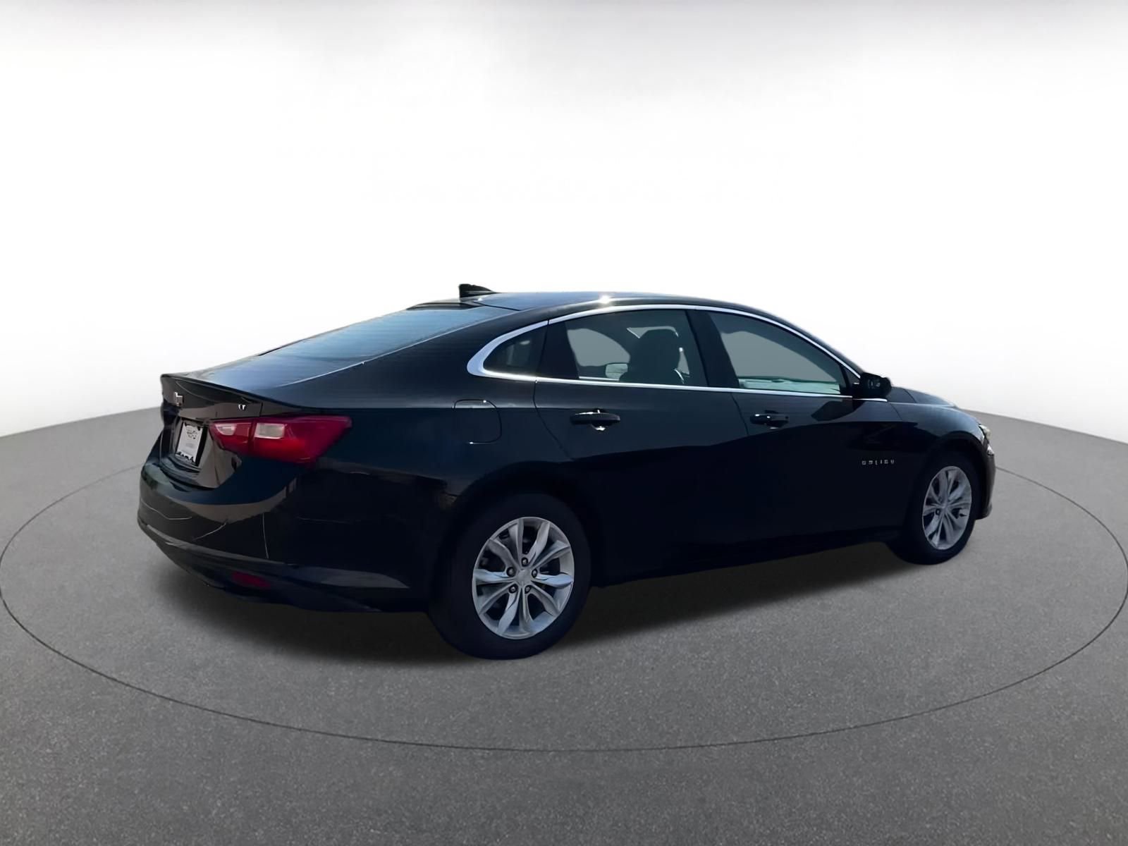 Thumbnail: 2023 Chevrolet Malibu - 15