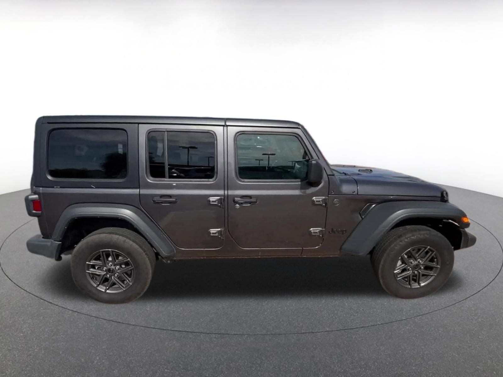Thumbnail: 2025 Jeep Wrangler - 16