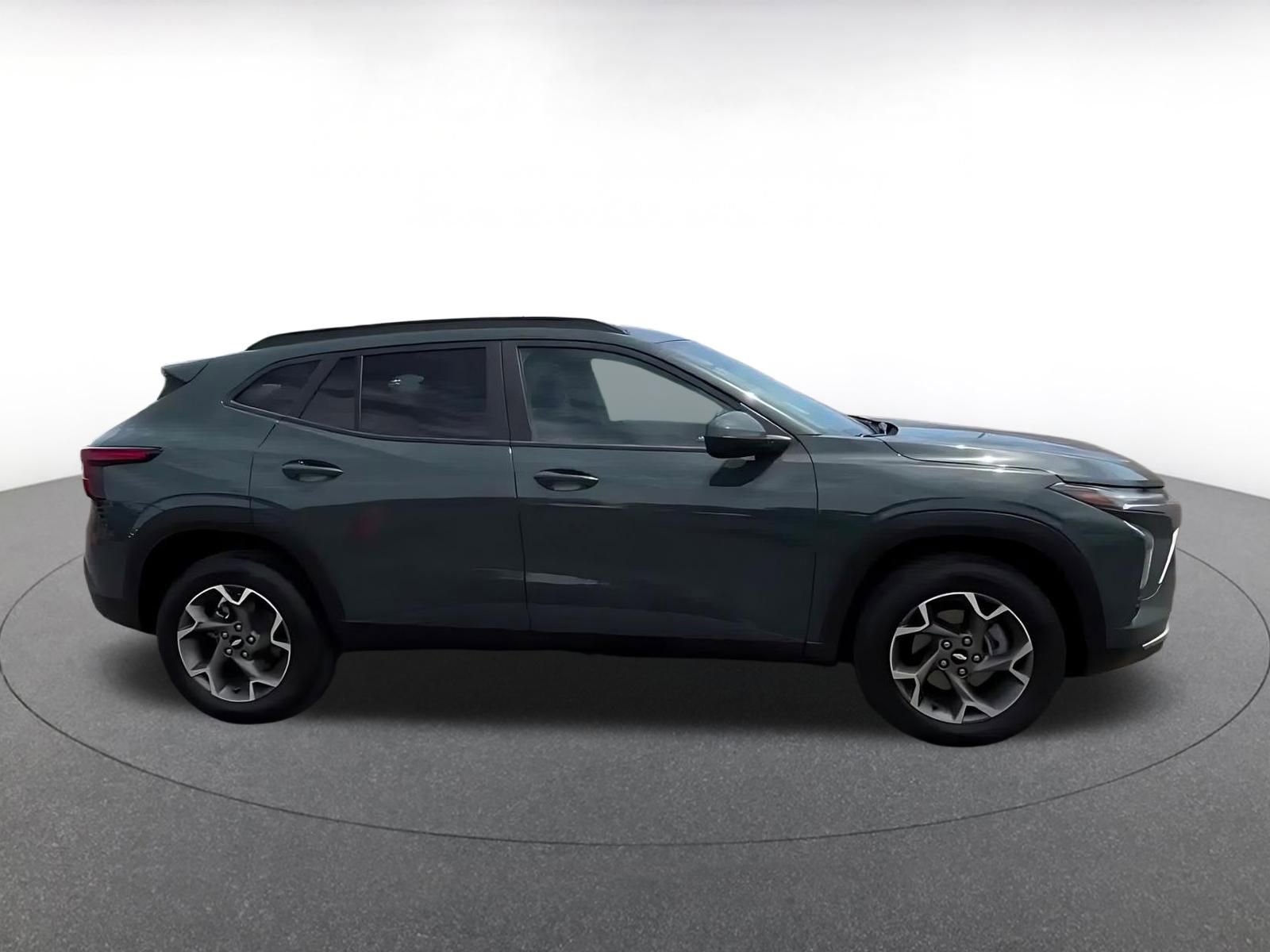 Thumbnail: 2025 Chevrolet Trax - 16