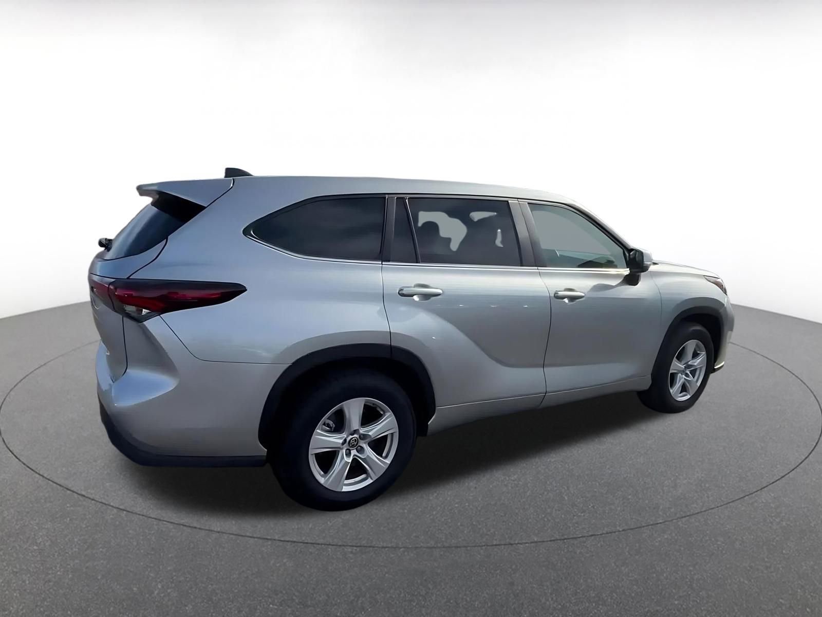 Thumbnail: 2025 Toyota Highlander - 15