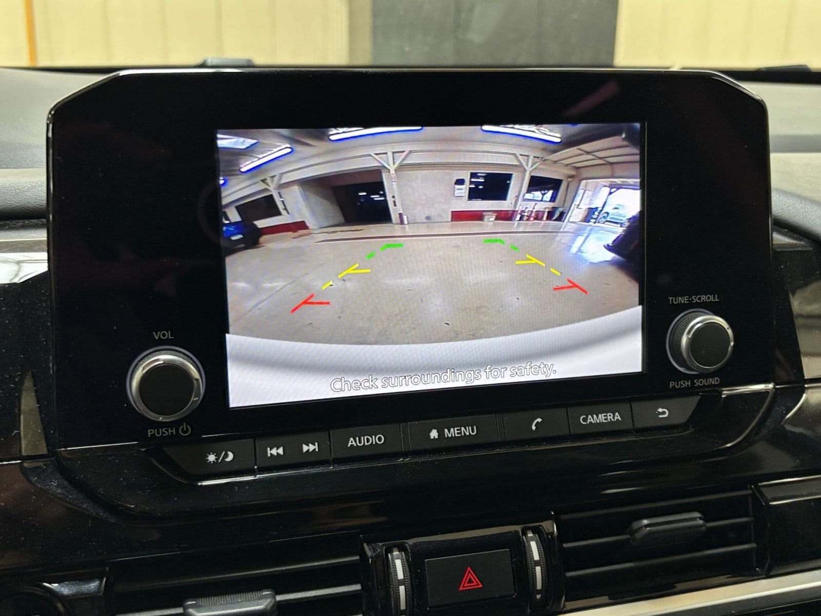 Thumbnail: 2025 Nissan Pathfinder - 25