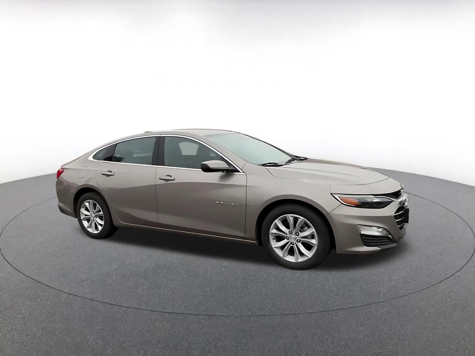 Thumbnail: 2023 Chevrolet Malibu - 2