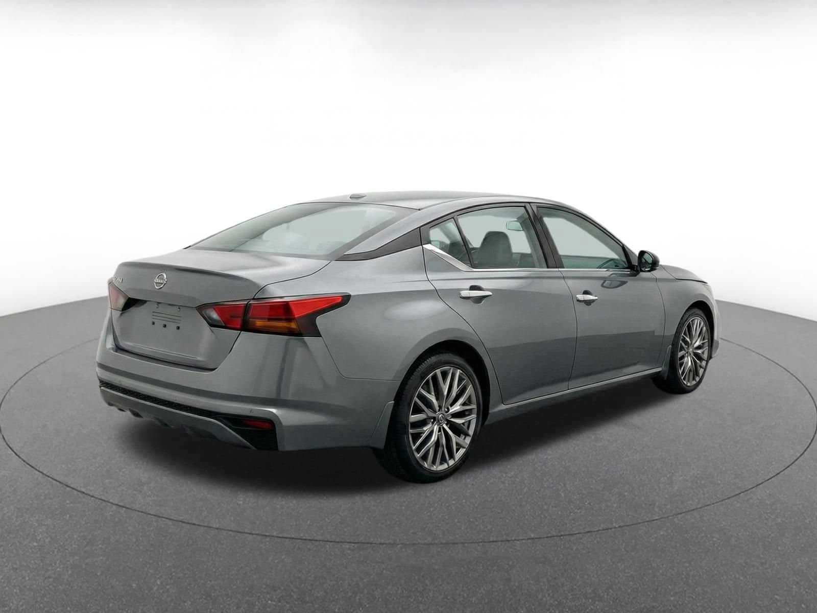 Thumbnail: 2025 Nissan Altima - 9