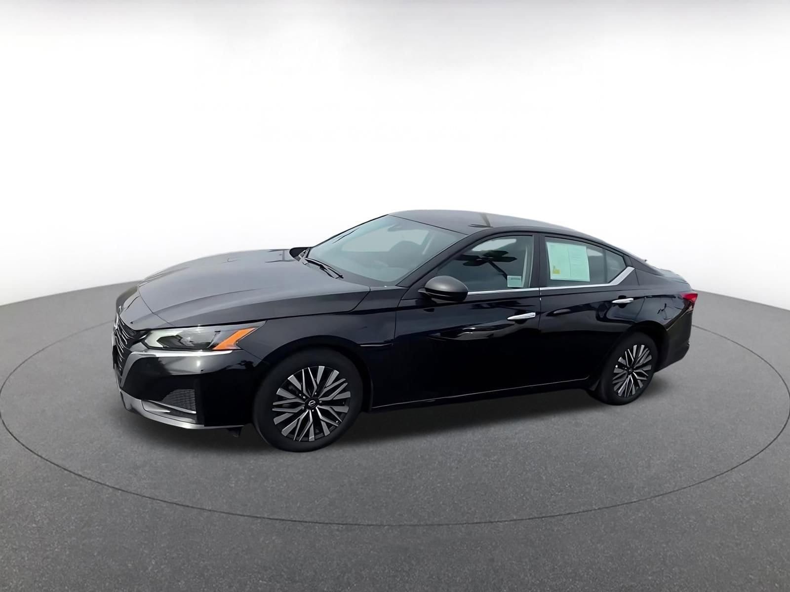 Thumbnail: 2025 Nissan Altima - 8