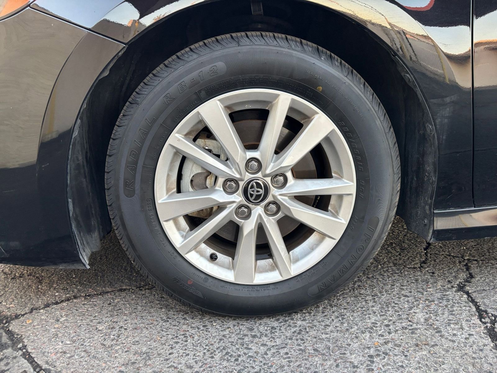 Thumbnail: 2025 Toyota Camry - 29