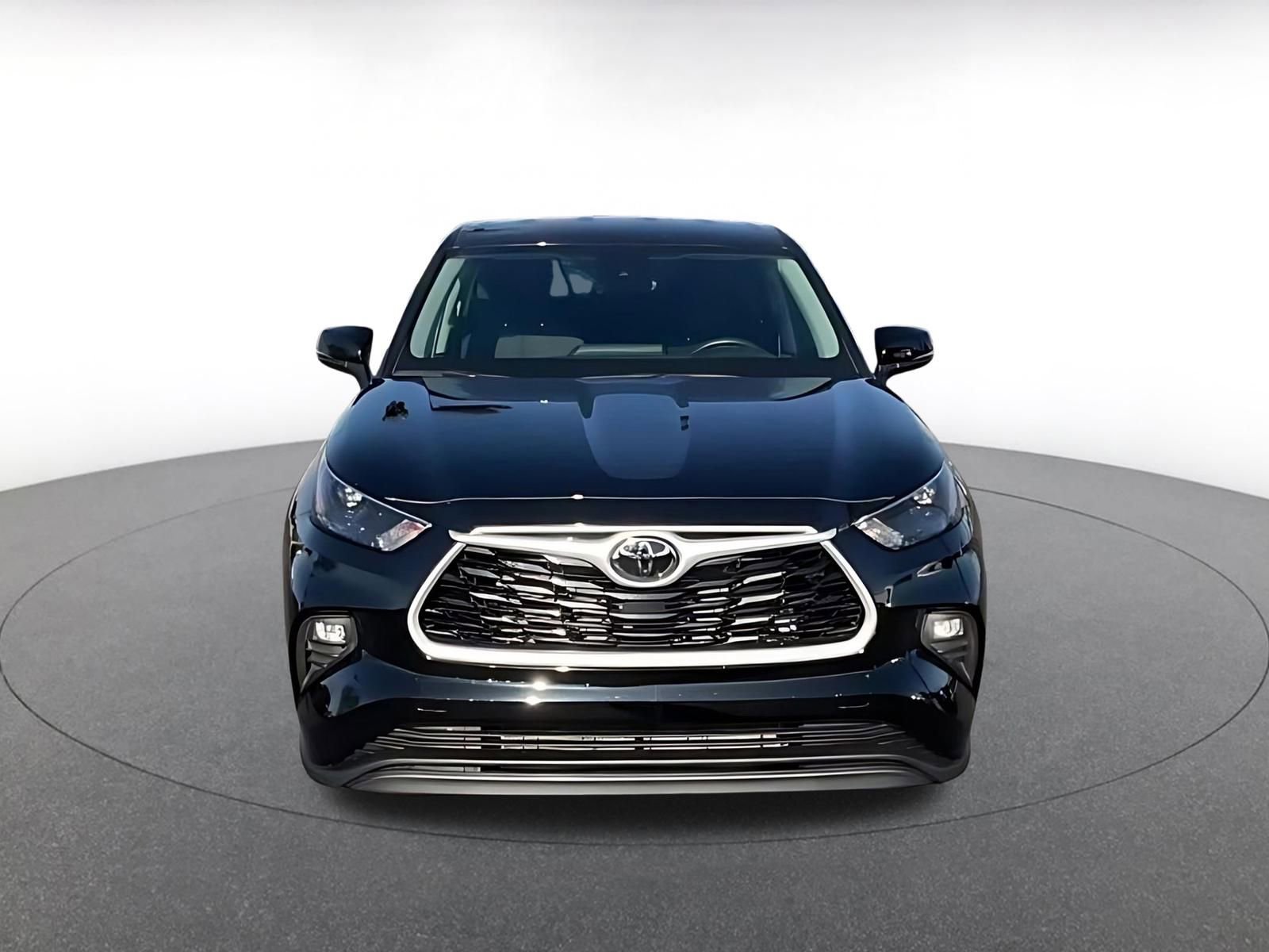 Thumbnail: 2025 Toyota Highlander - 4