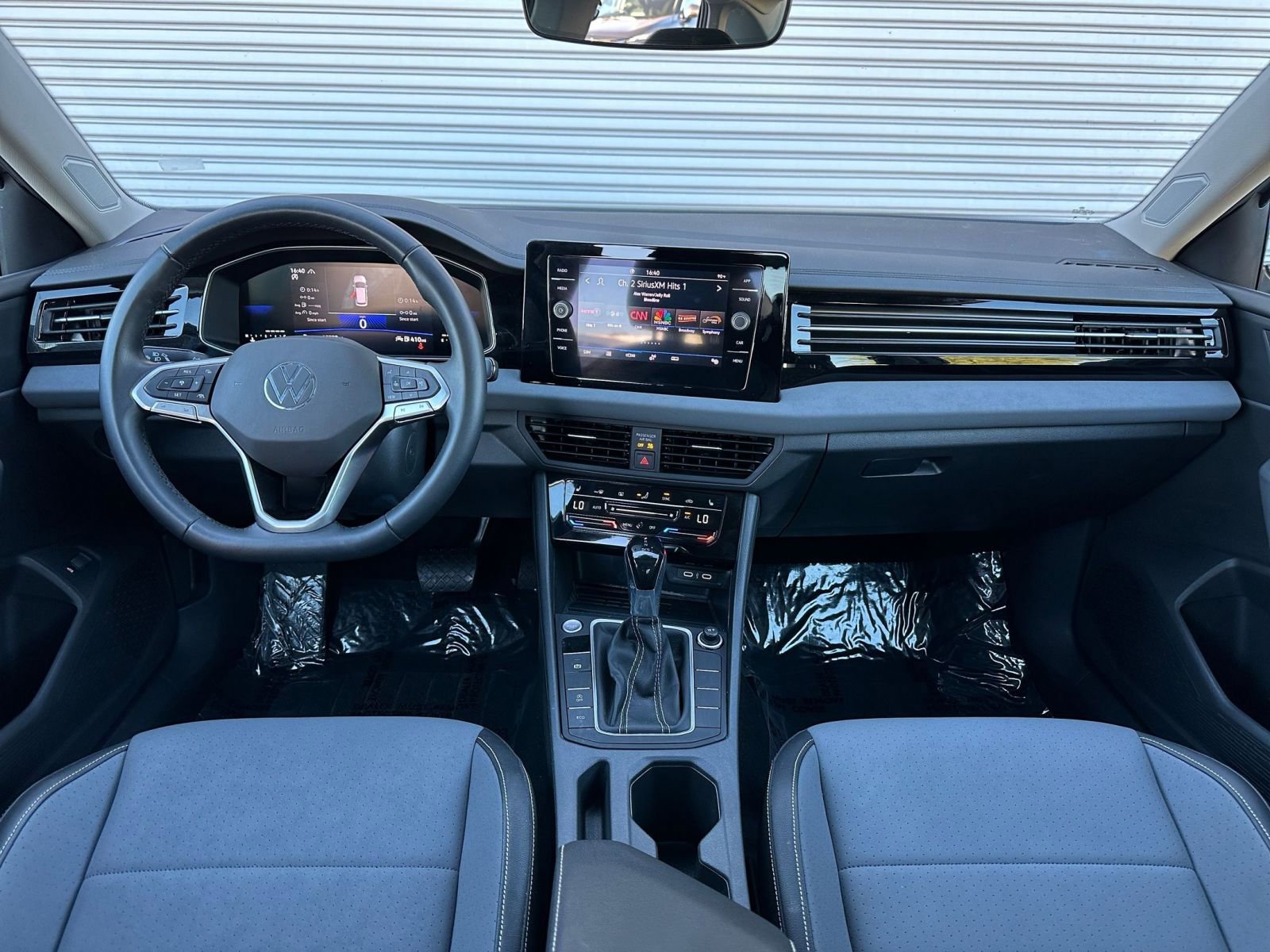 Thumbnail: 2025 Volkswagen Jetta - 33