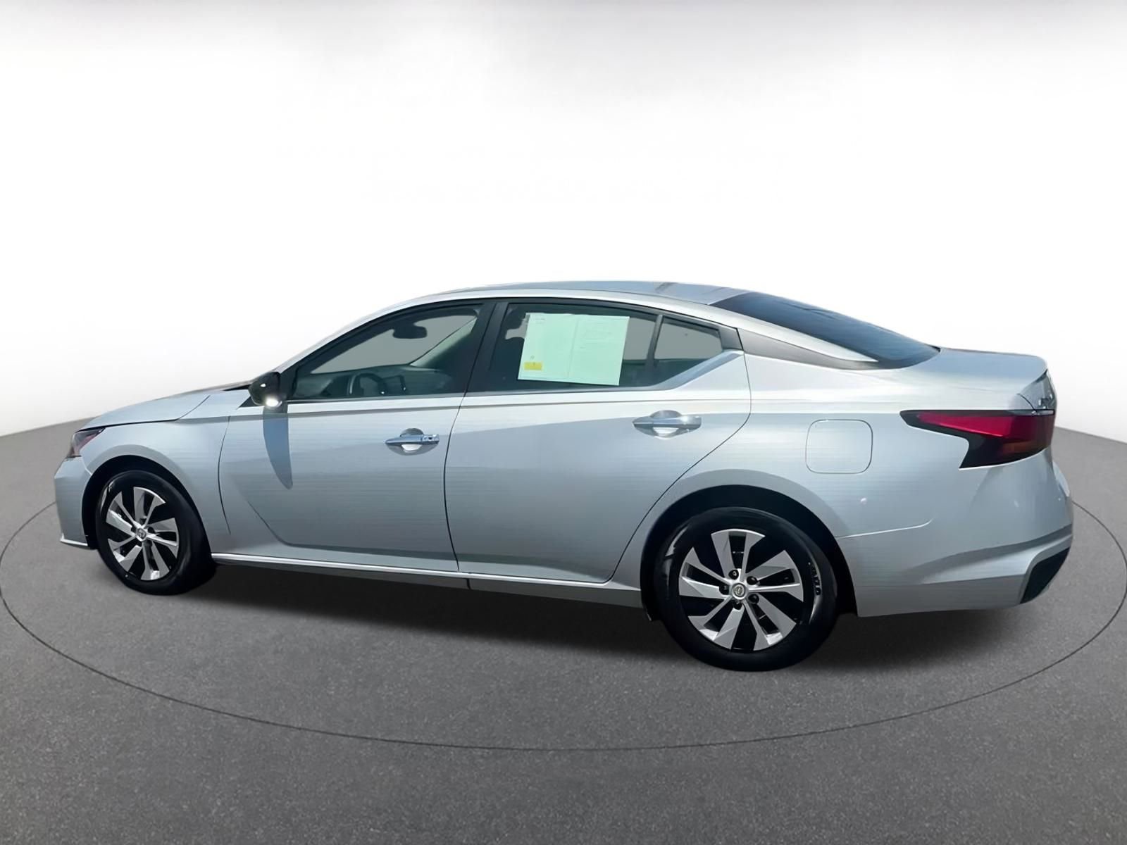 Thumbnail: 2024 Nissan Altima - 10