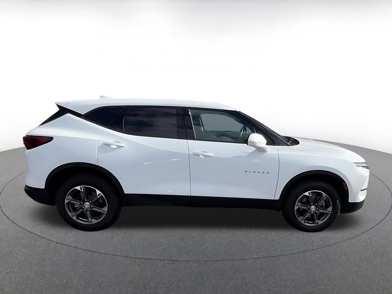 Thumbnail: 2025 Chevrolet Blazer - 16